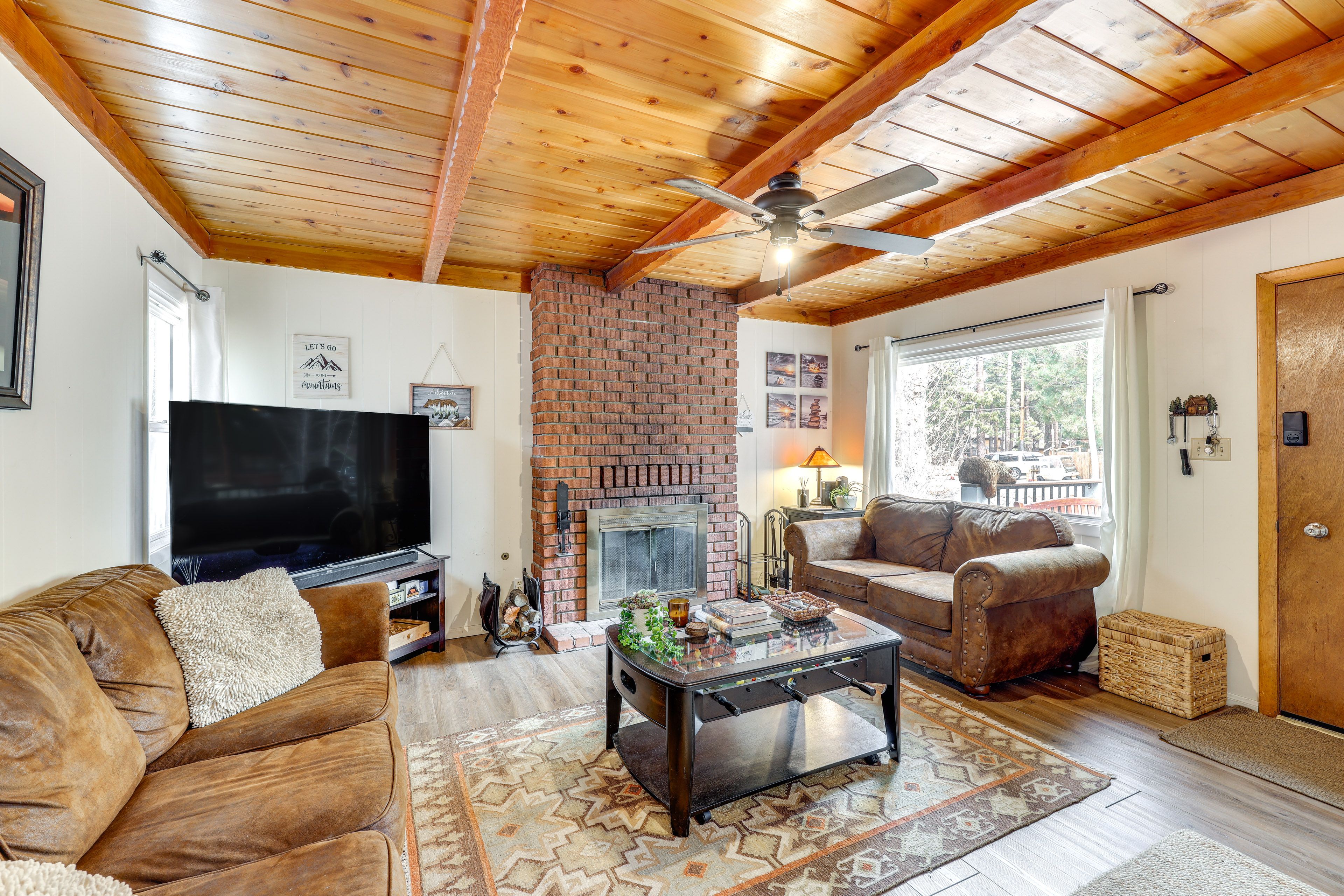 Big Bear Lake Vacation Rental | 2BR | 1BA | 800 Sq Ft | Stairs Required