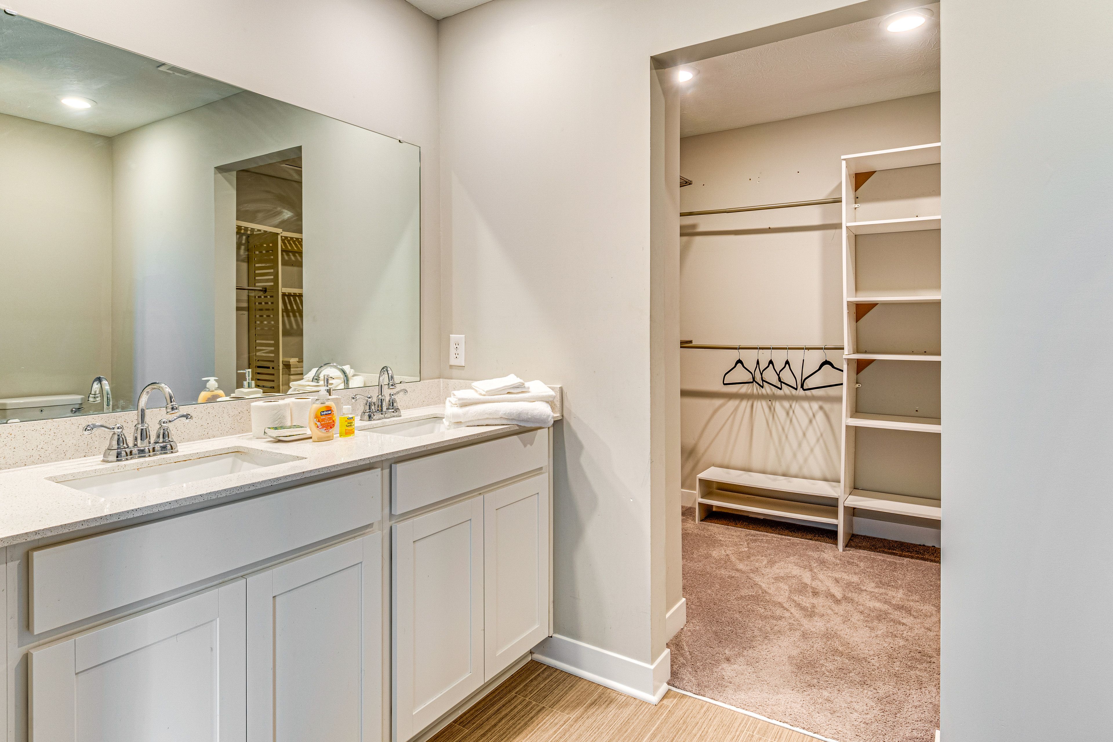 En-Suite Bathroom | Walk-In Closet | 2nd Floor