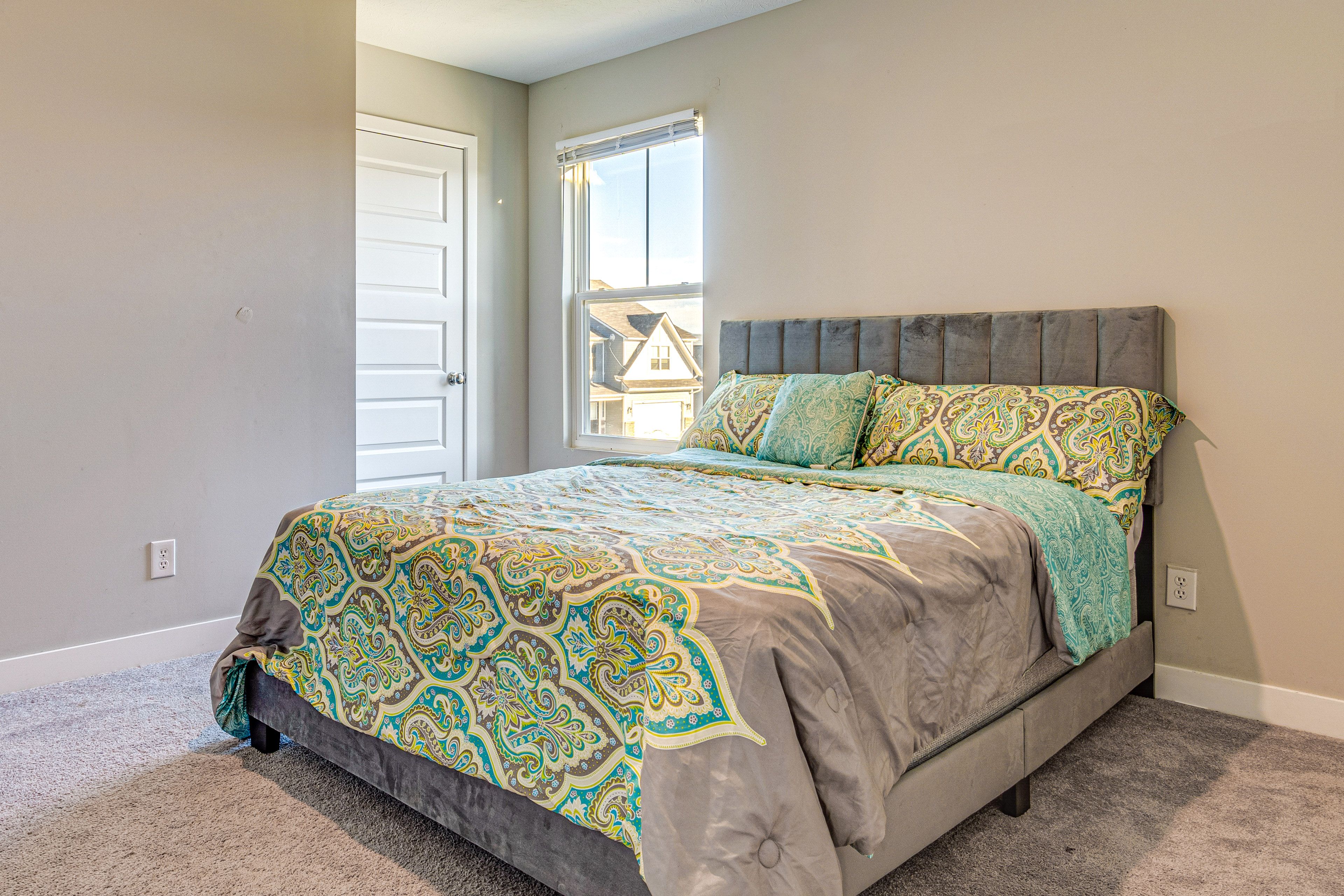 Bedroom 5 | Queen Bed | 2nd Floor