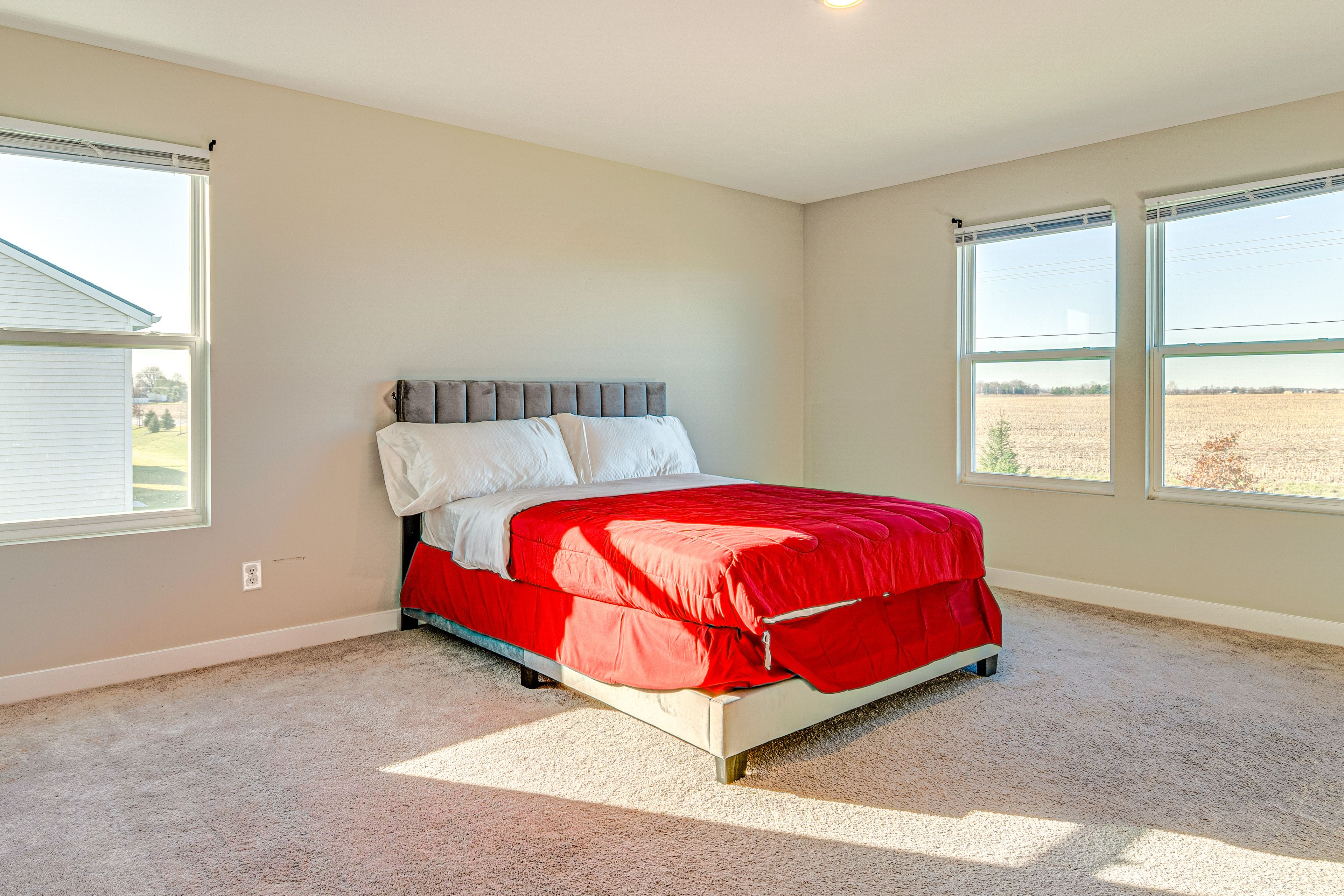 Bedroom 2 | Queen Bed | En-Suite Bathroom | 2nd Floor