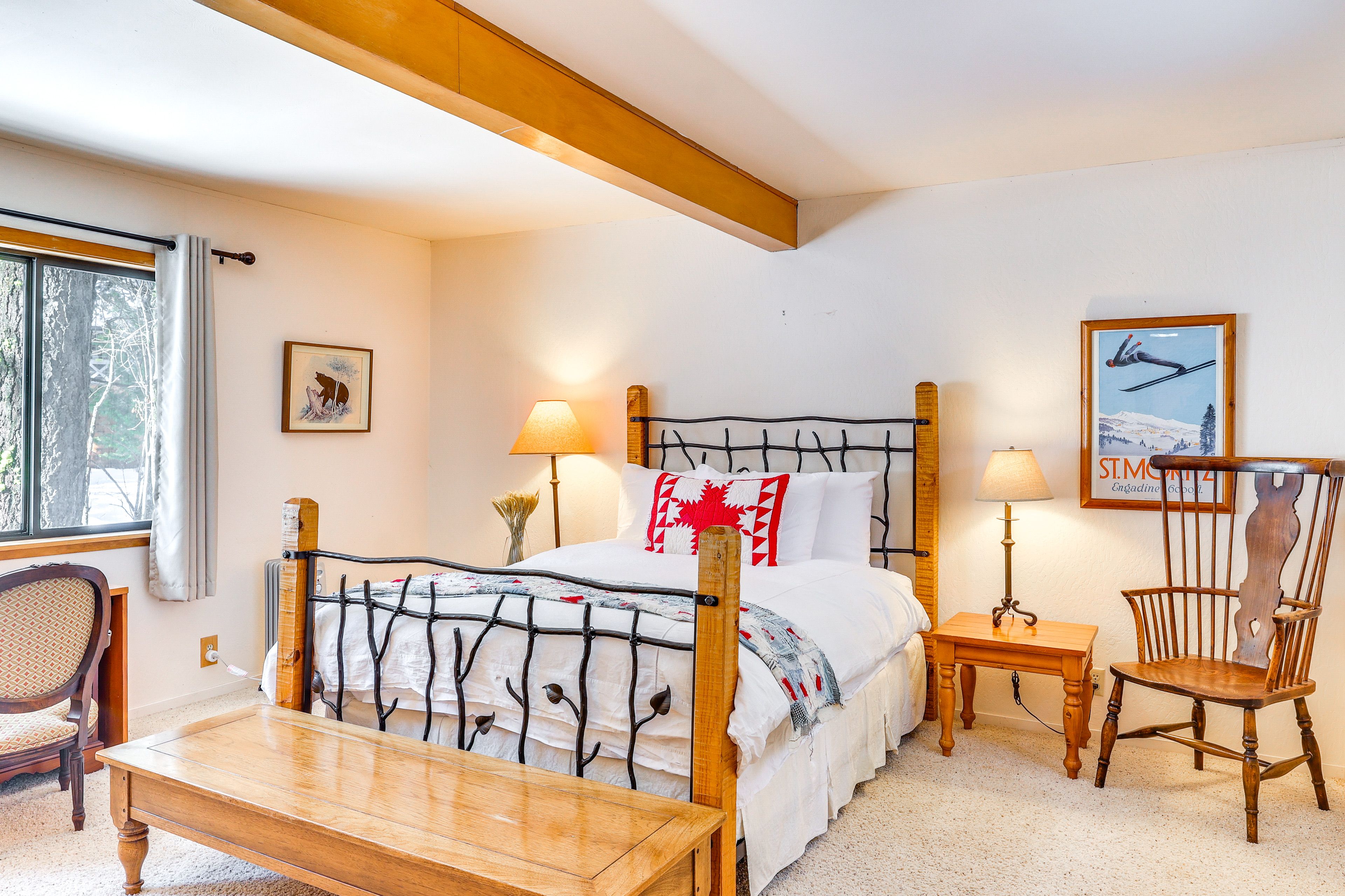 Bedroom 1 | 1st Floor | Queen Bed | Linens Provided