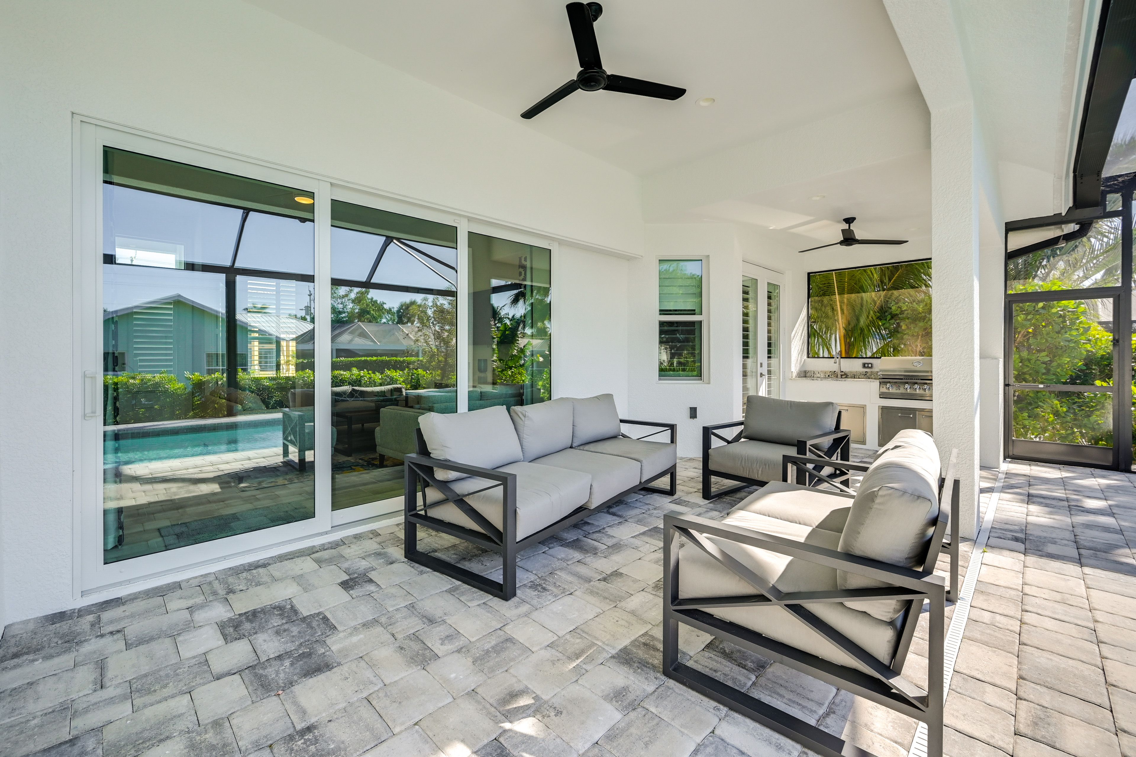 Covered Patio | Gas Grill