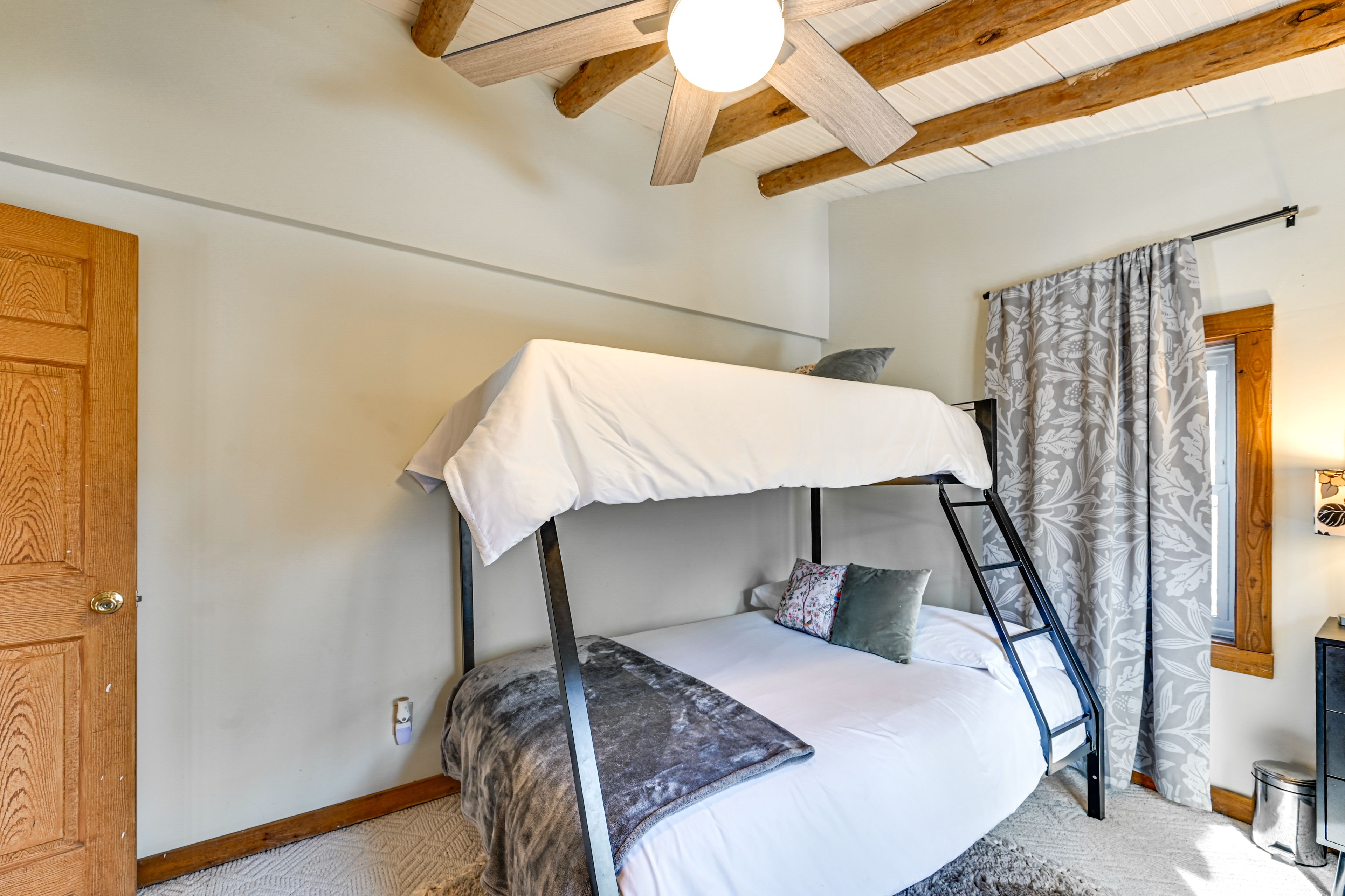 Bedroom 2 | Twin/Full Bunk Bed | 1st Floor