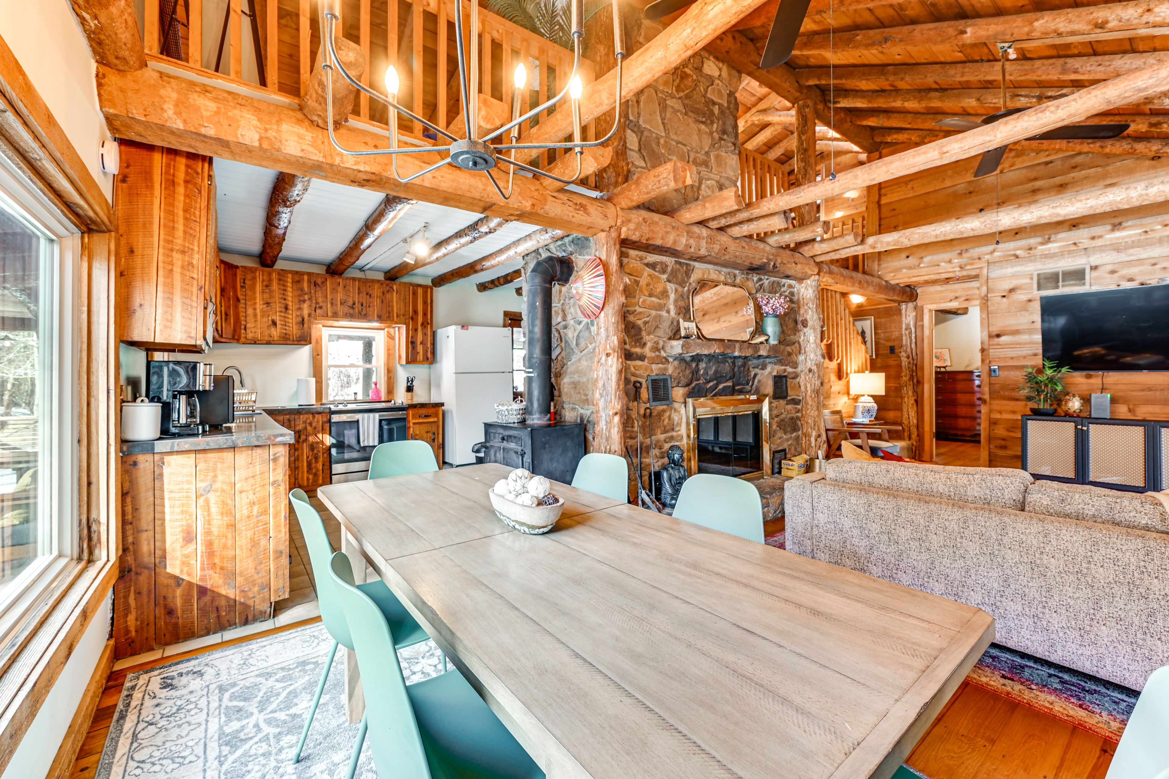 Dining Area | Full Kitchen | Cooking Basics