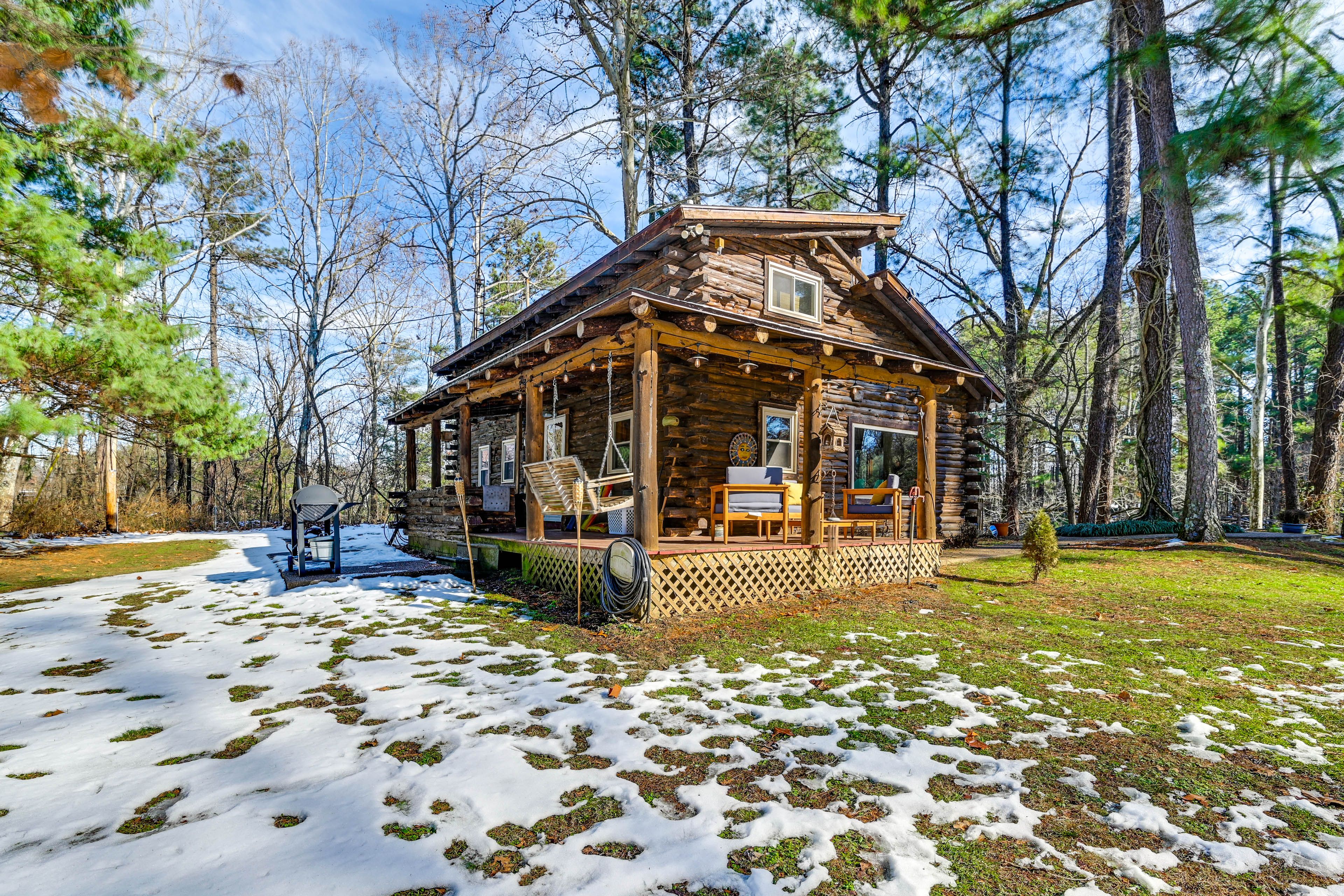 Front Deck | 10-Acre Property