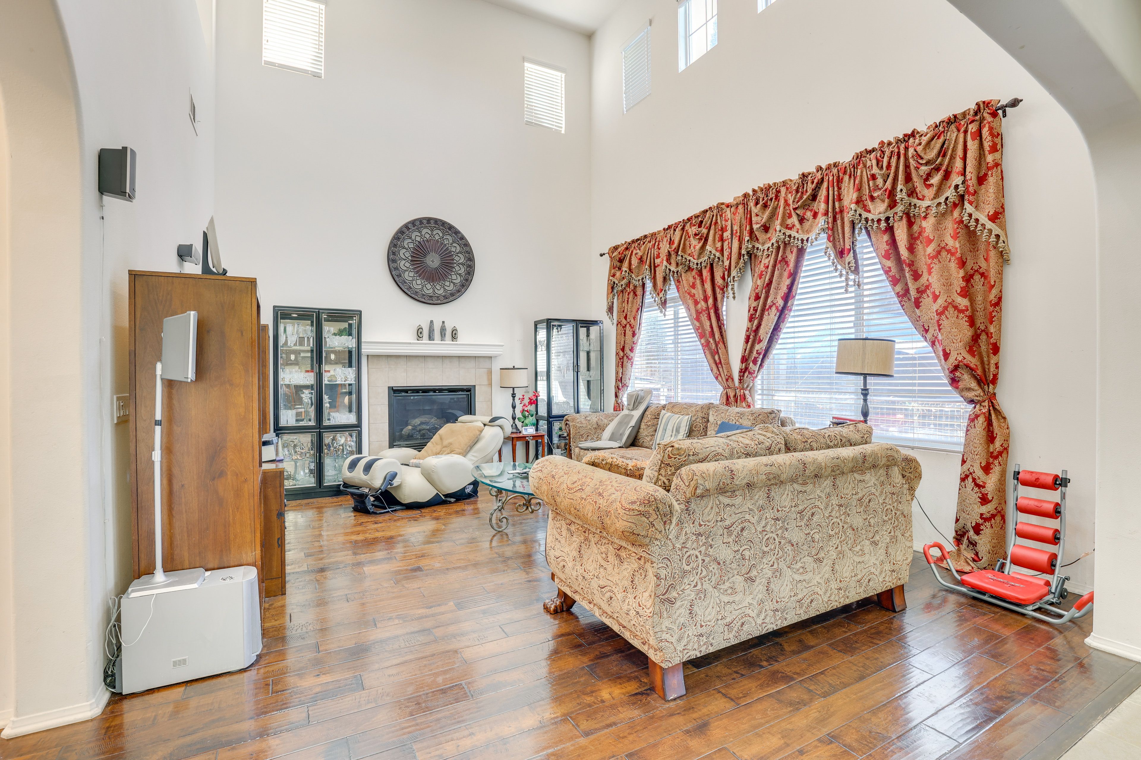 Living Room | 1st Floor | Central A/C & Heating