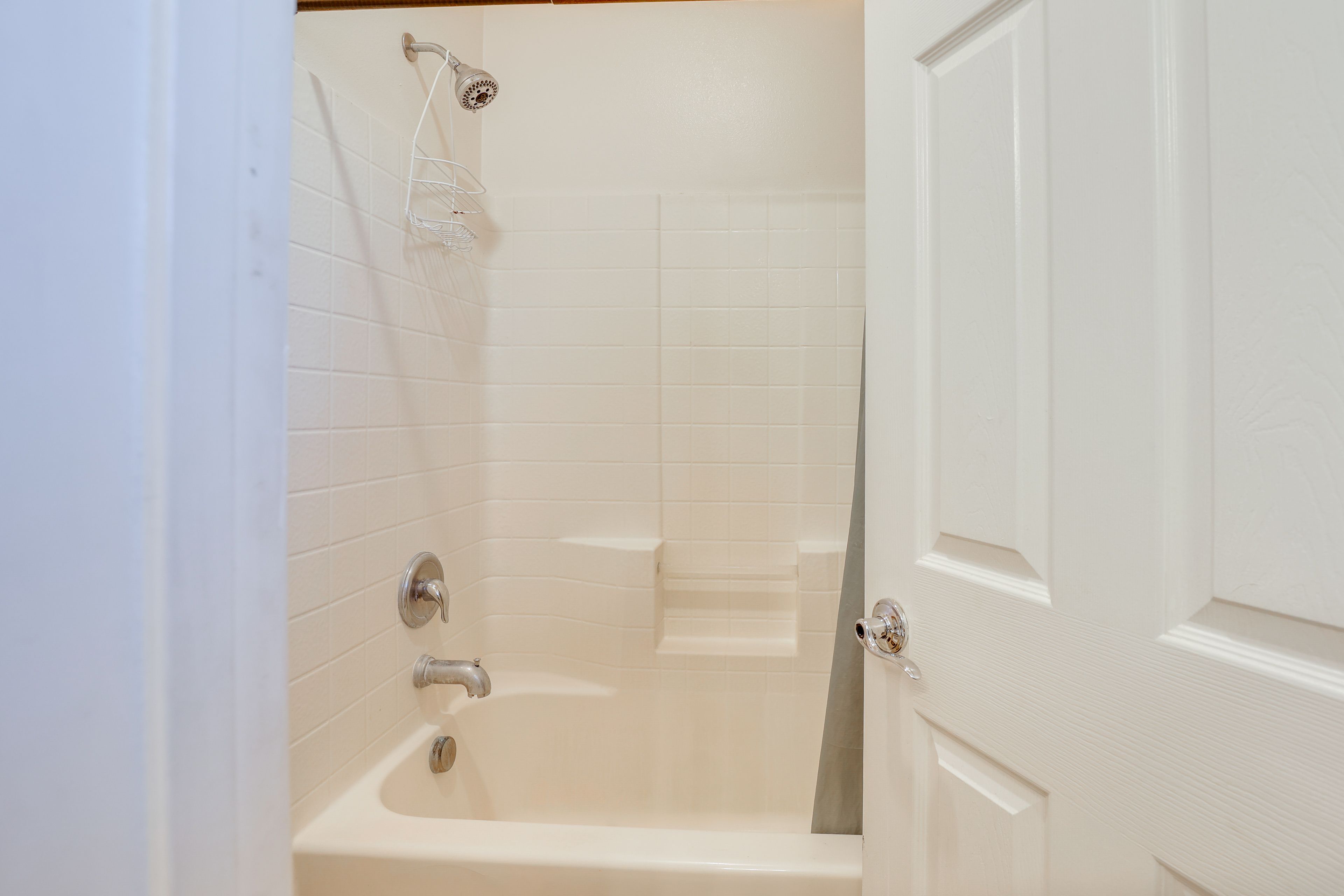 Full Bathroom | 2nd Floor