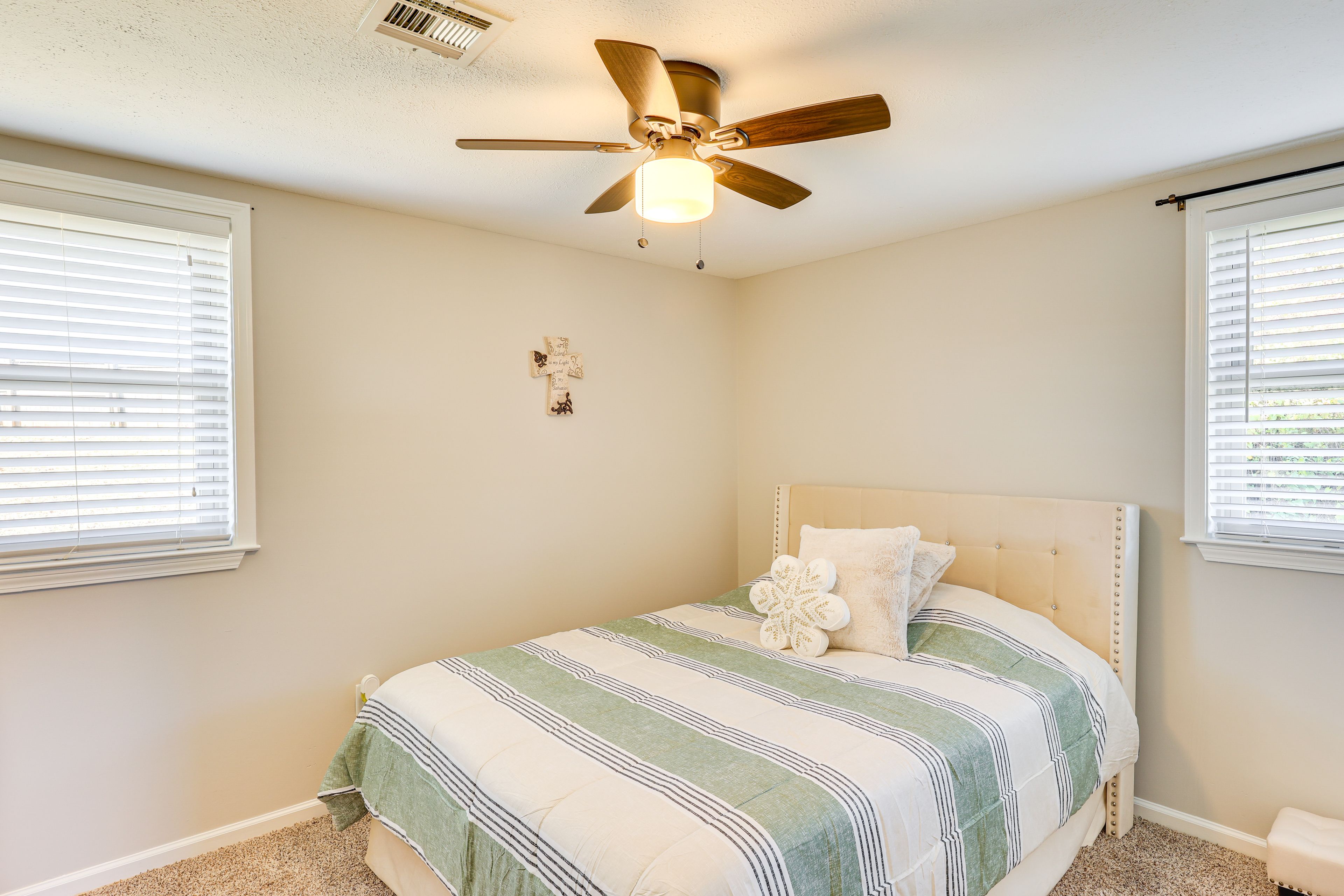 Bedroom 1 | Queen Bed | En-Suite Bathroom