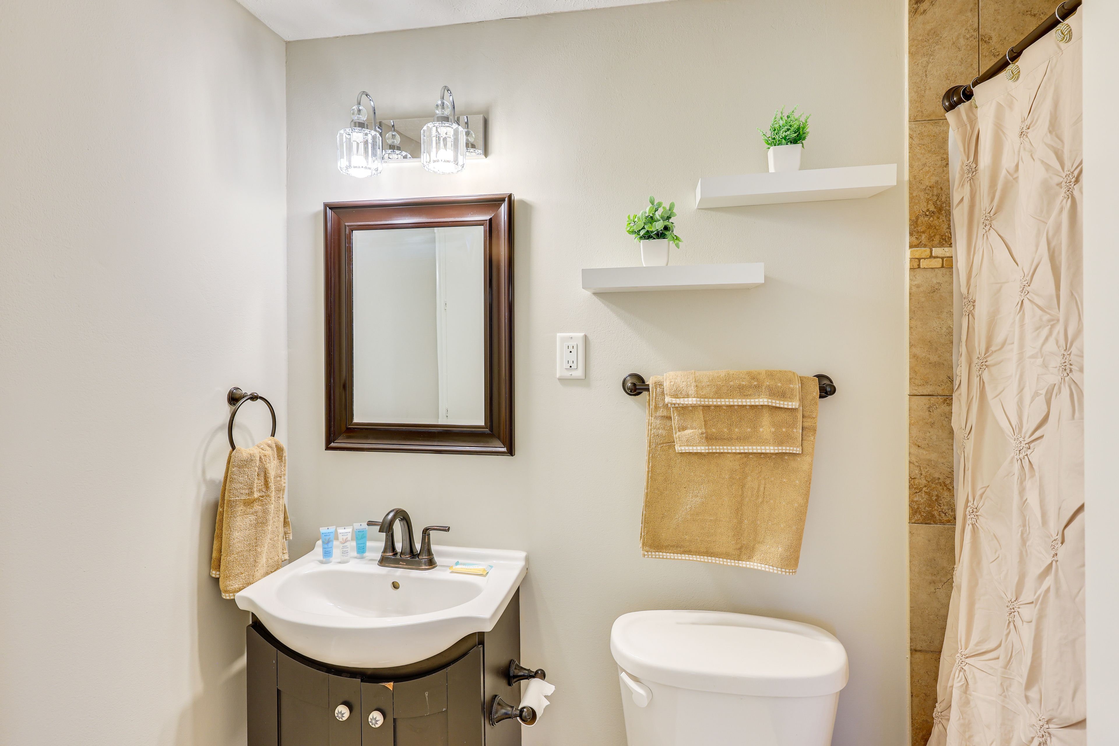 Full Bathroom