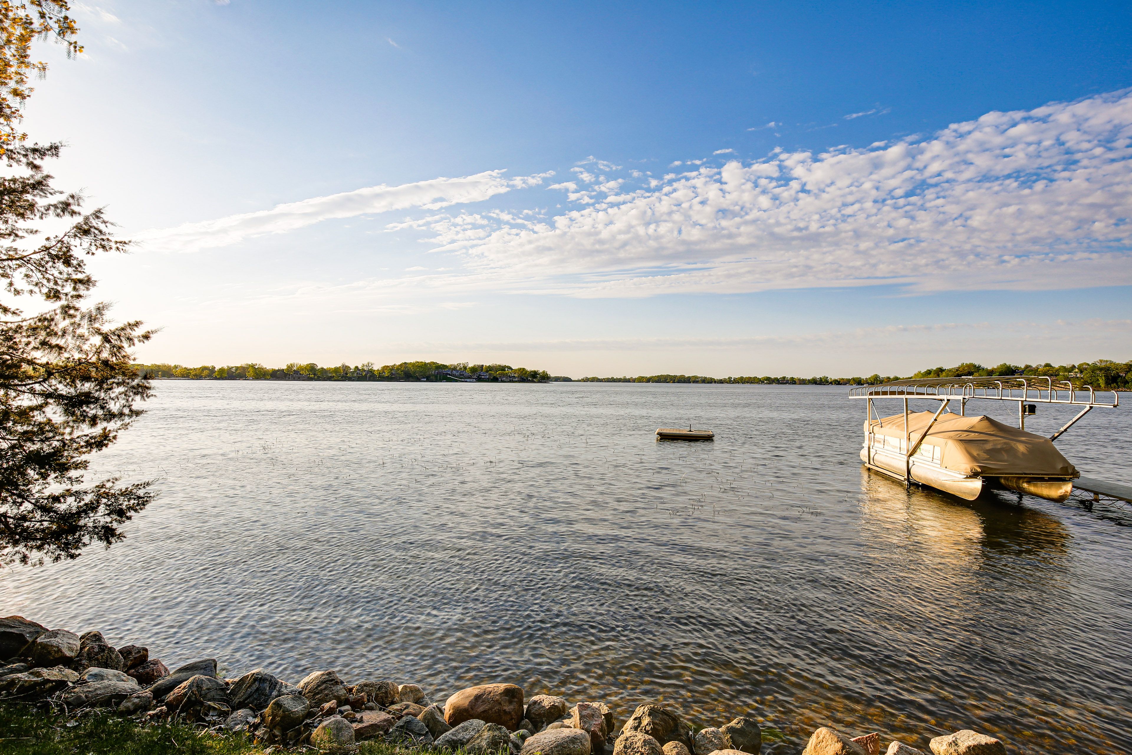On-Site Lake Access | Kayaks | Paddleboat | Swim Platform