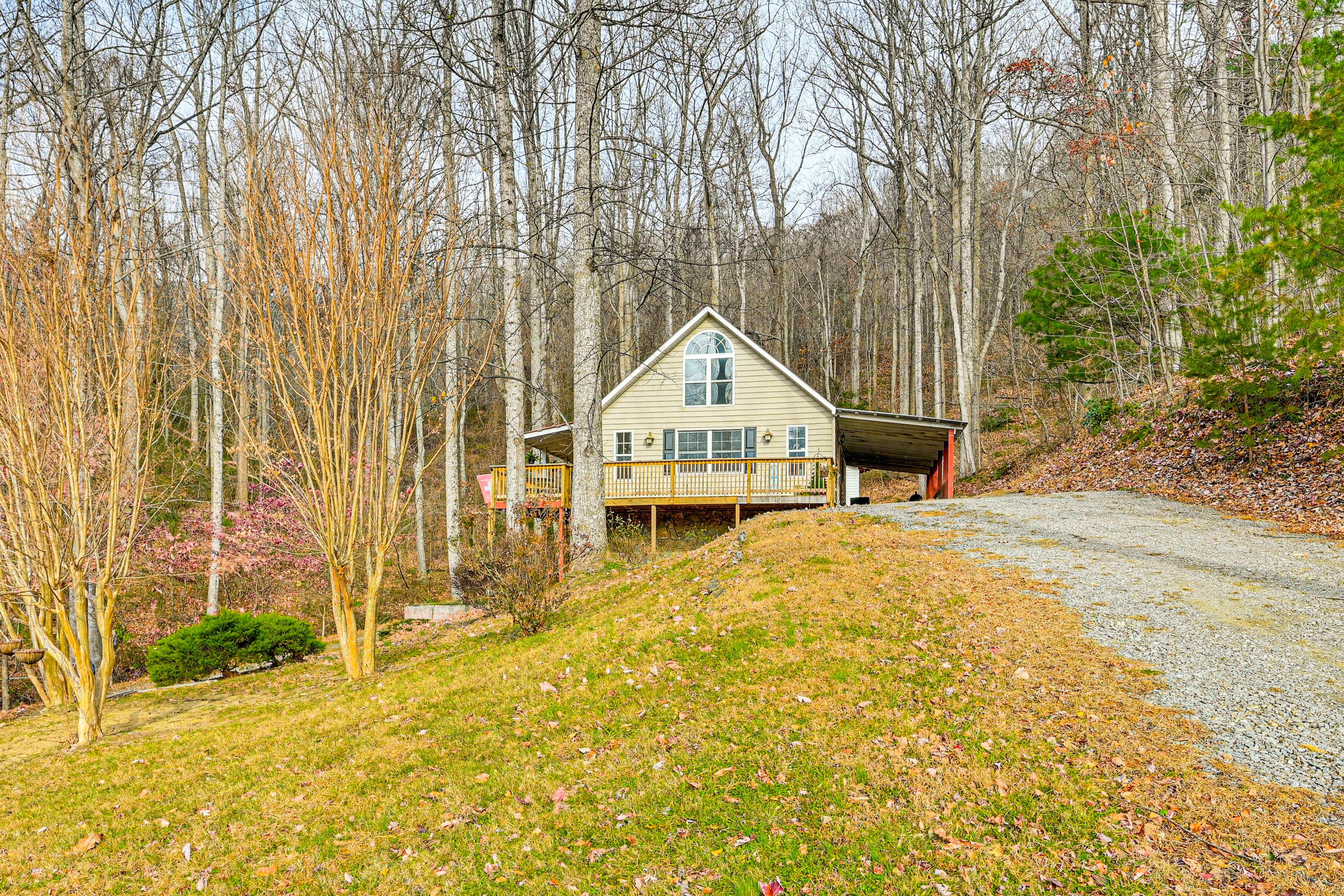 Exterior | 2-Level Cabin | Bedroom/Full Bathroom on 1st Floor