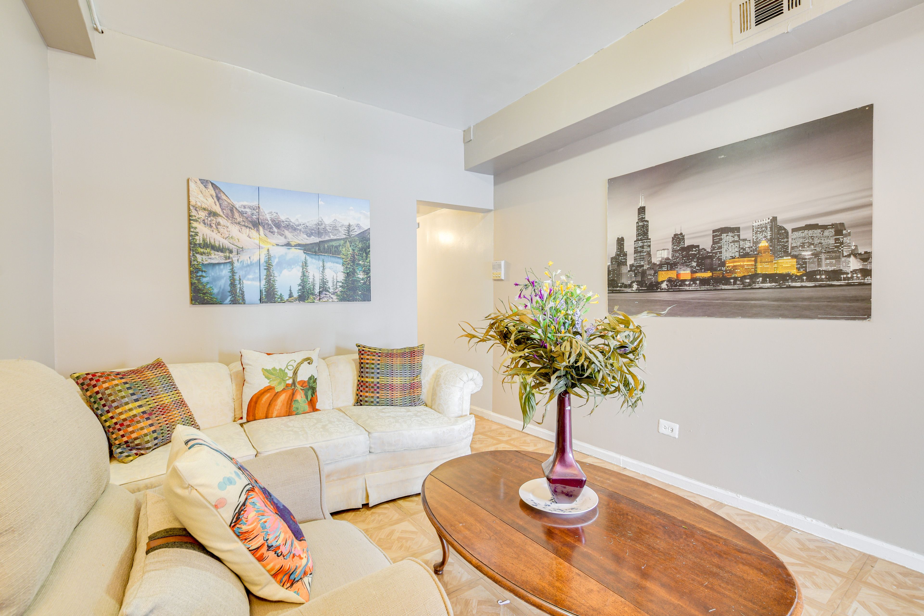Chicago Vacation Rental | 1BR | 1BA | 3 Steps to Enter | 600 Sq Ft