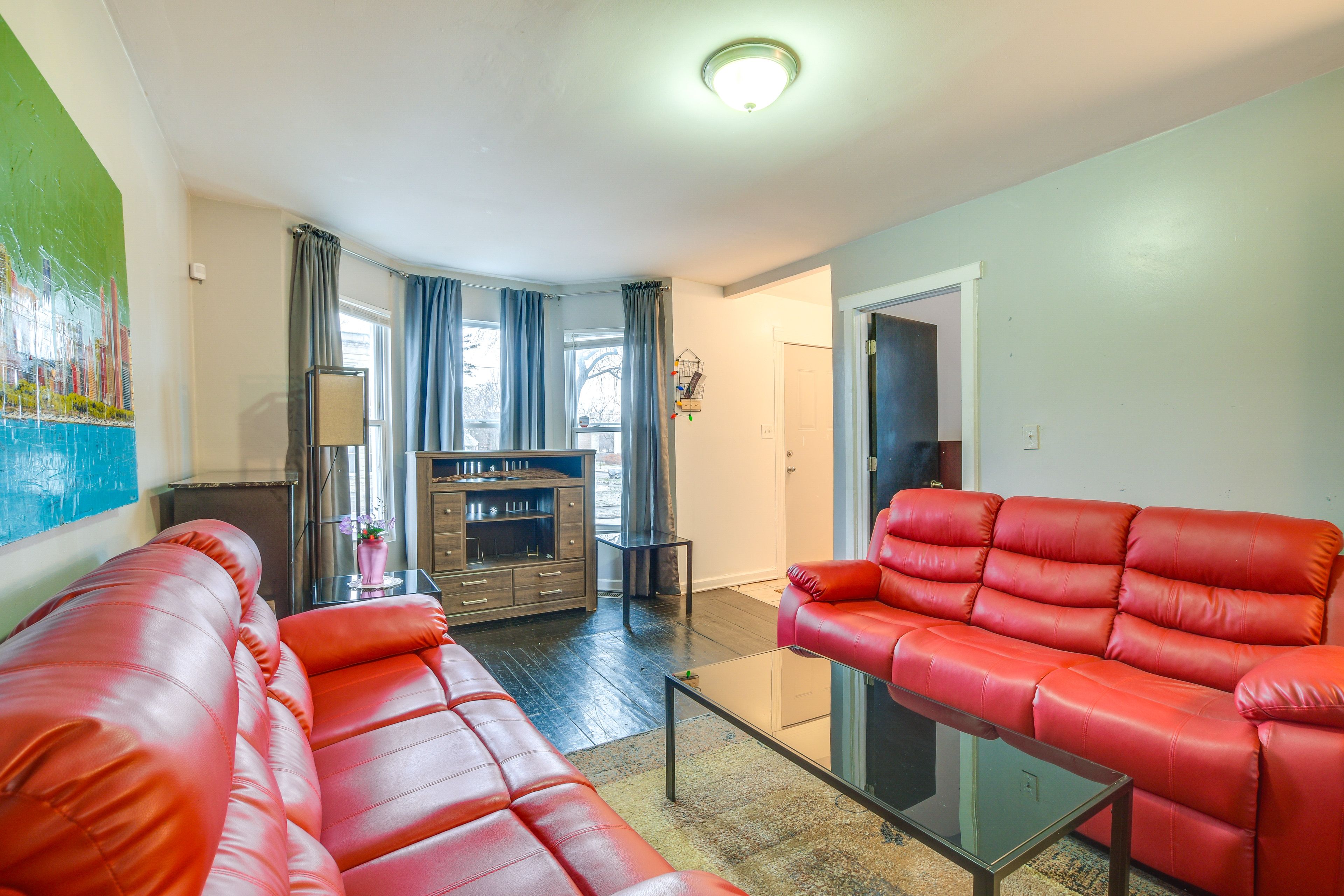 Living Room | 1st Floor | Free WiFi | Central Heating | Smart TV
