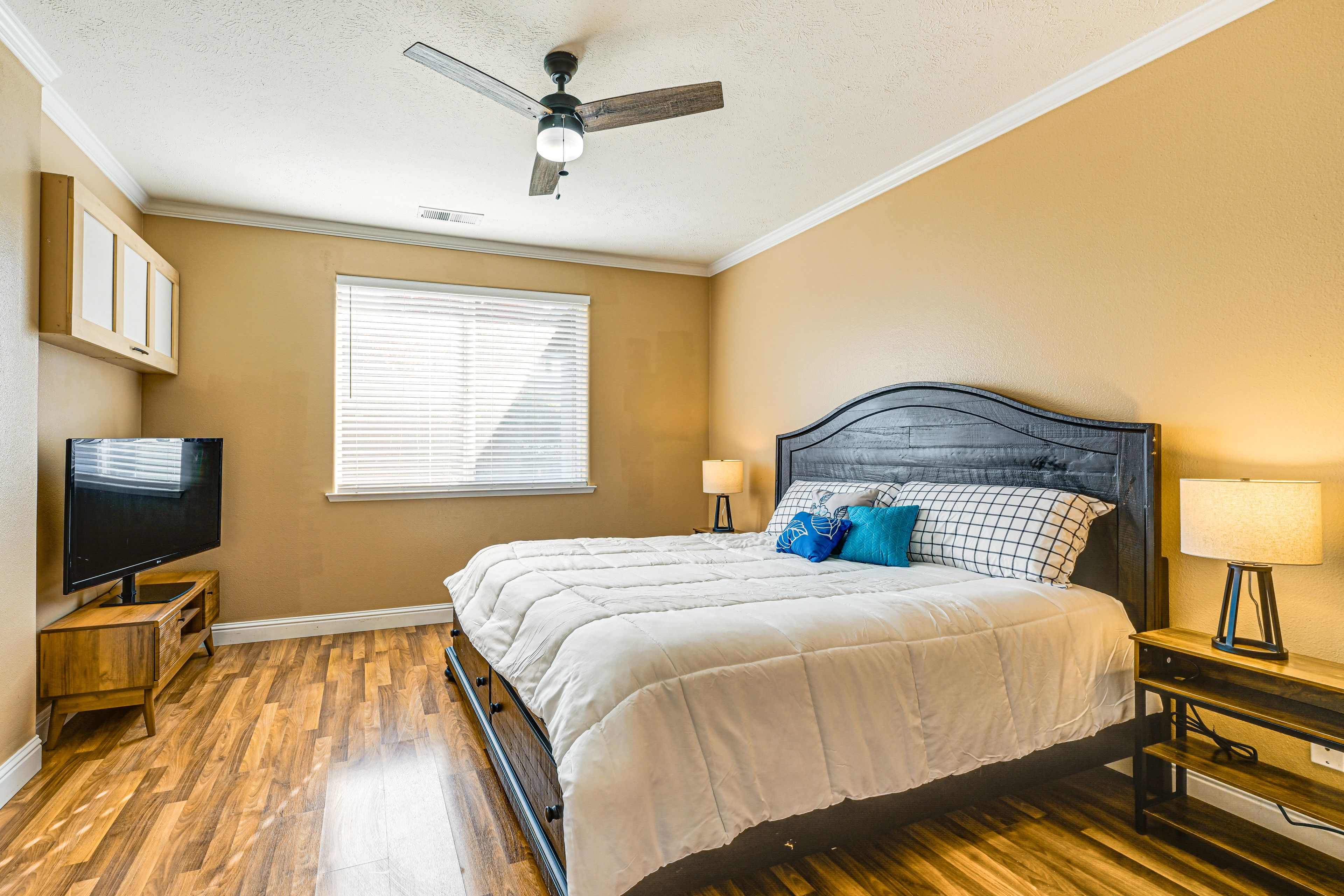 Bedroom 1 | King Bed | Smart TV | Linens Provided
