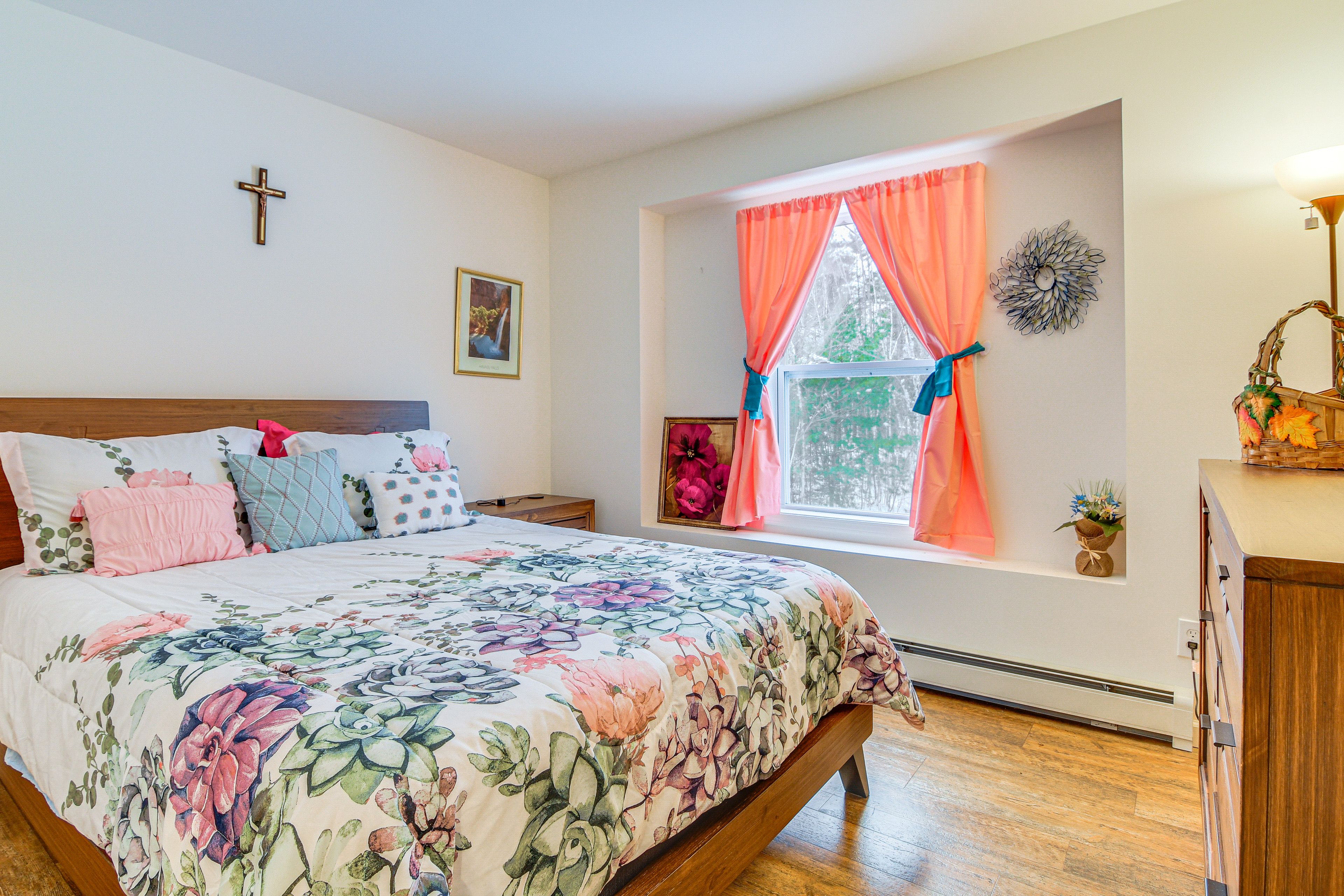 Bedroom 2 | Queen Bed