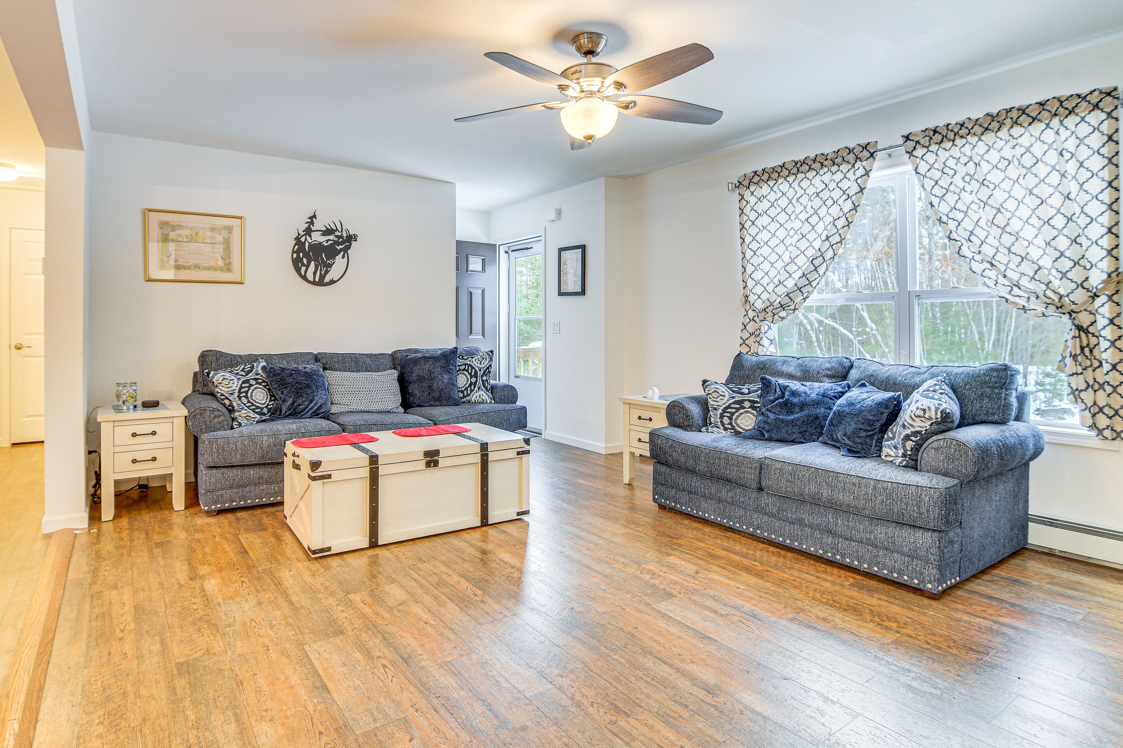 Living Room | Smart TV