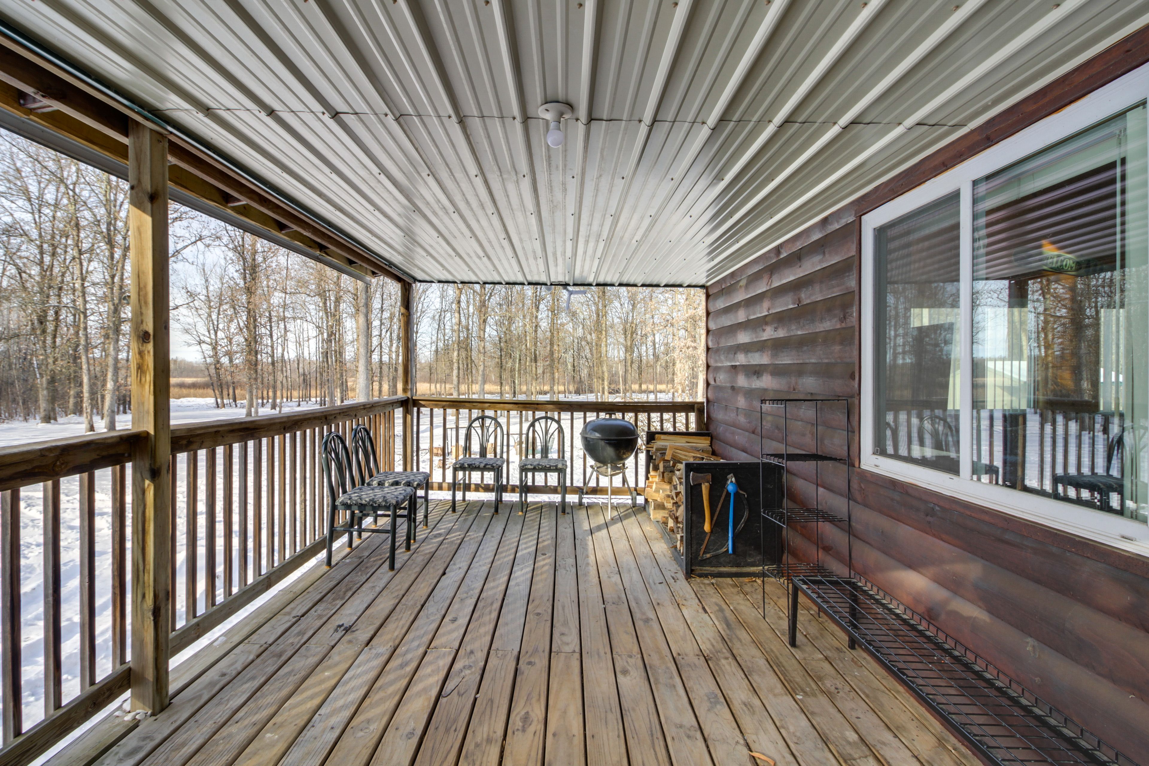 Porch | Self Check-In | 8 Mi to Pine River