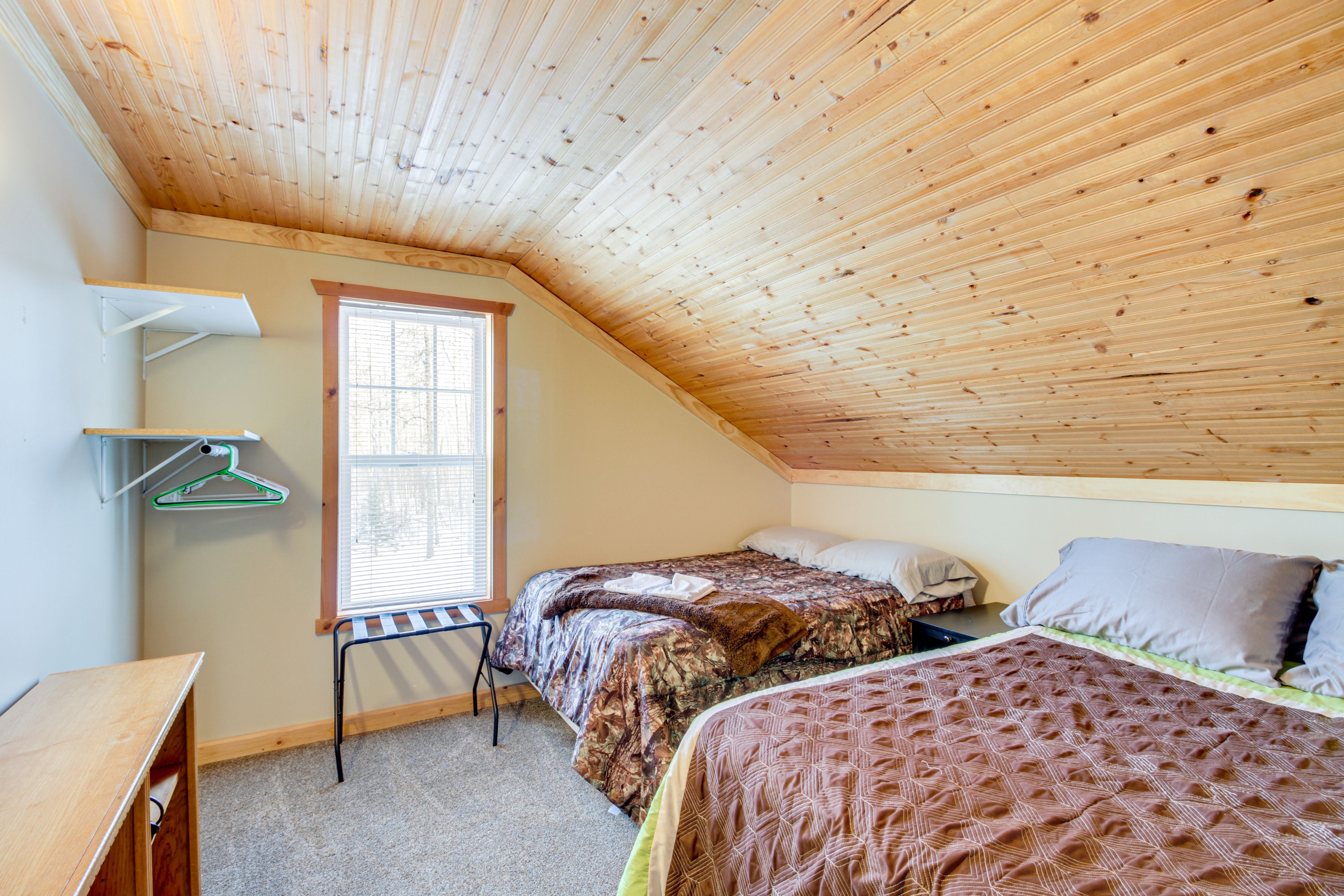 Bedroom 4 | 2nd Floor | Queen Bed | Full Bed