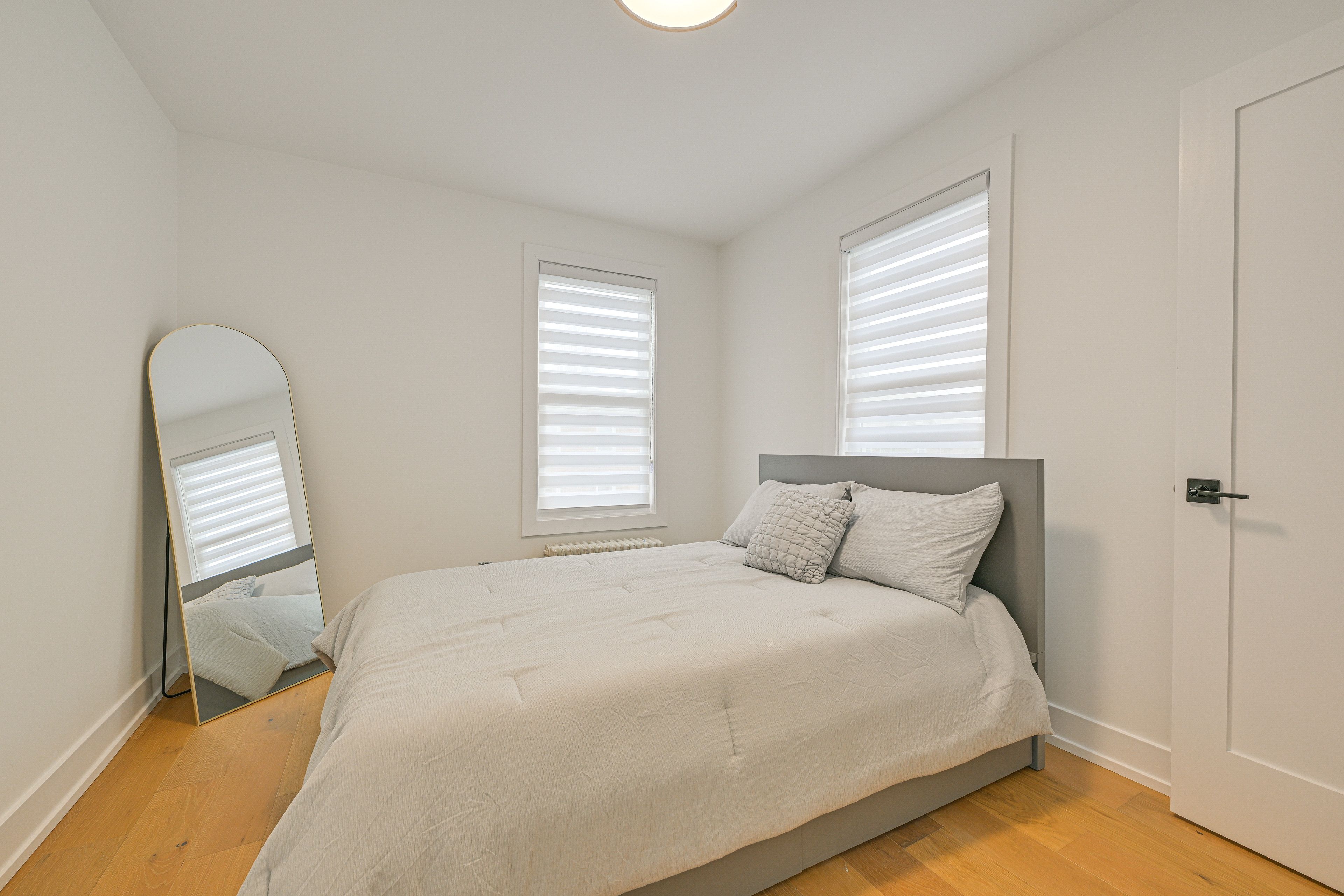 Bedroom 2 | Queen Bed | Main Floor