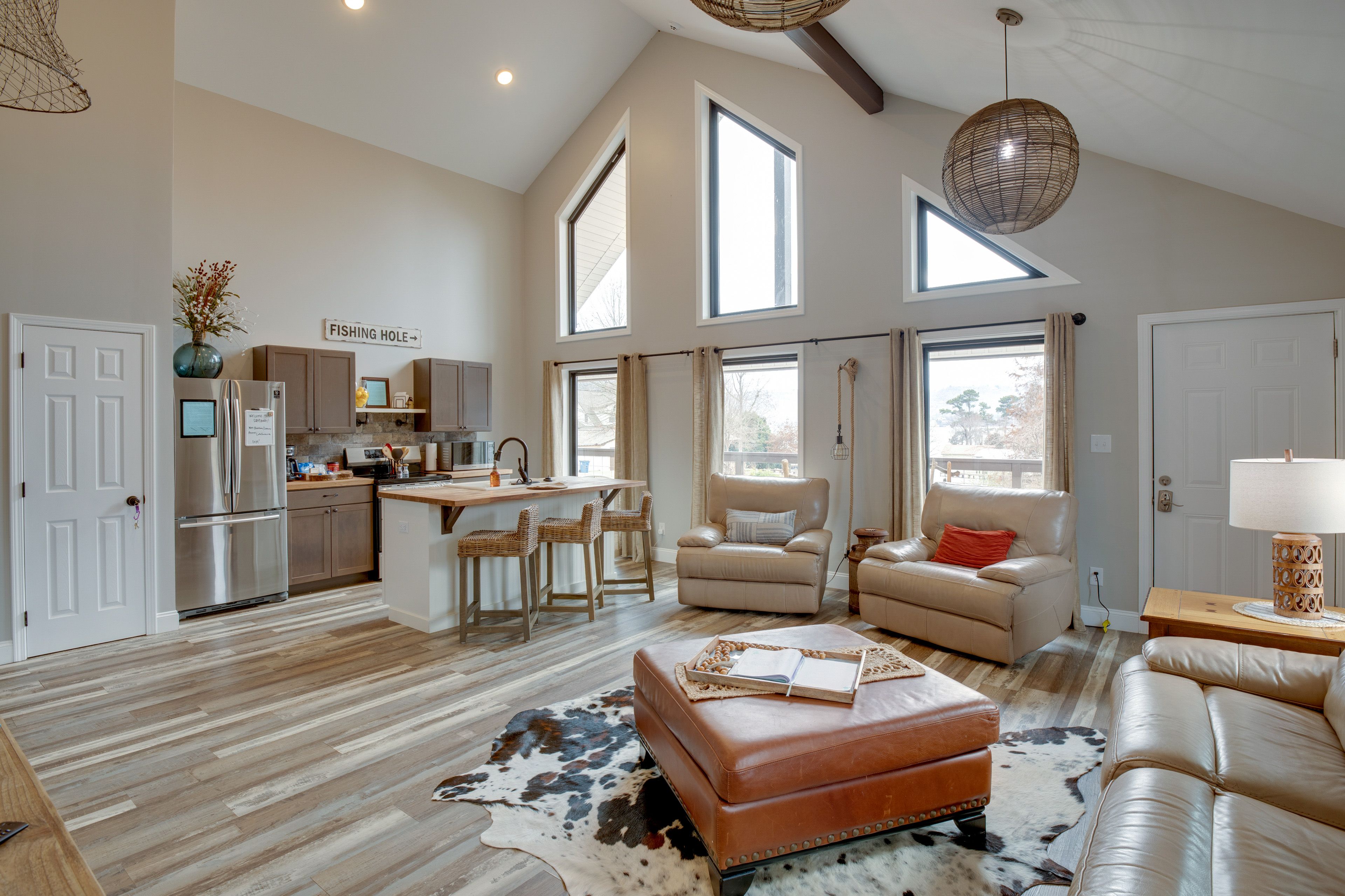 Dining Area | Dishware/Flatware | Trash Bags/Paper Towels