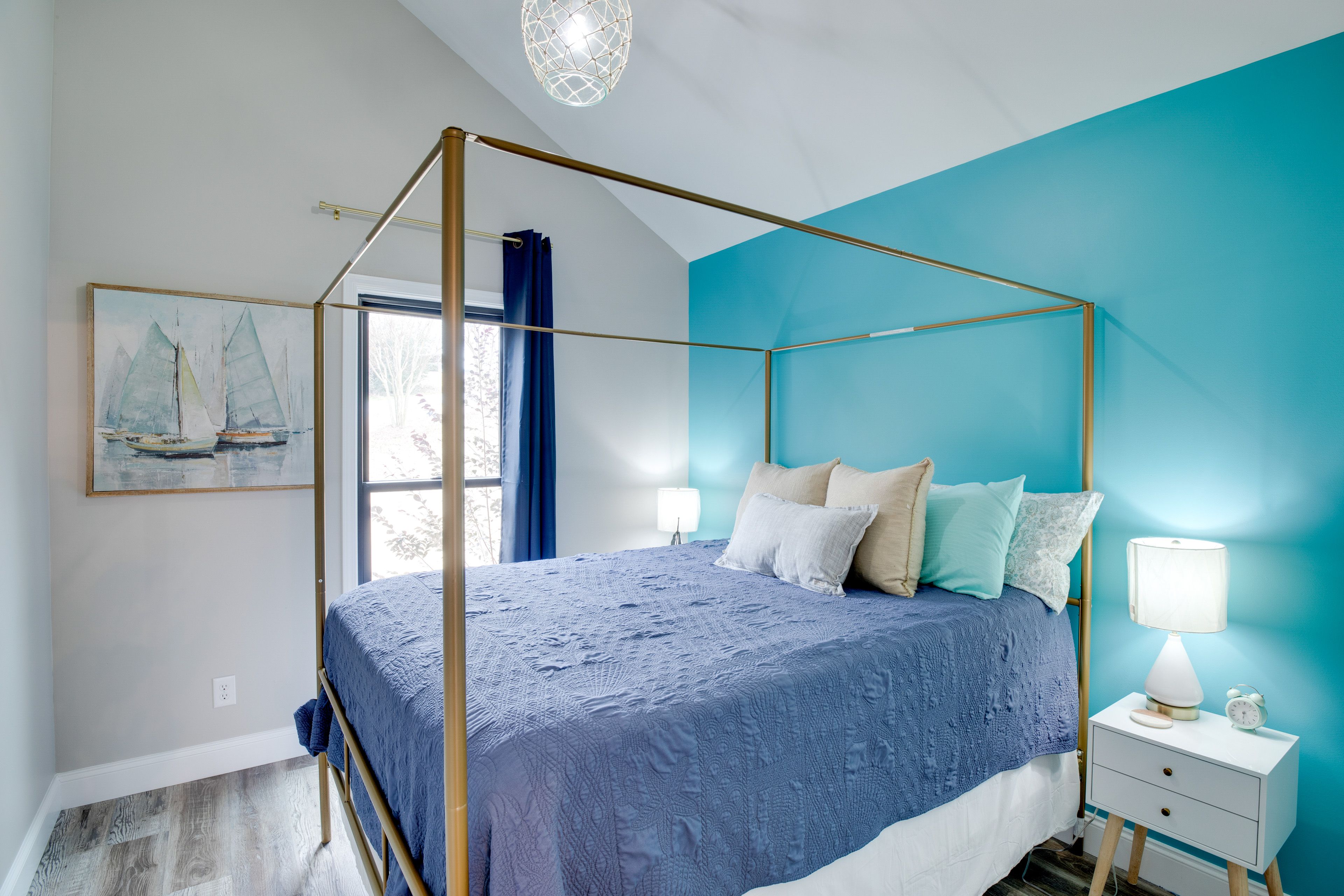 Bedroom | Queen Bed | Linens Provided | Hangers