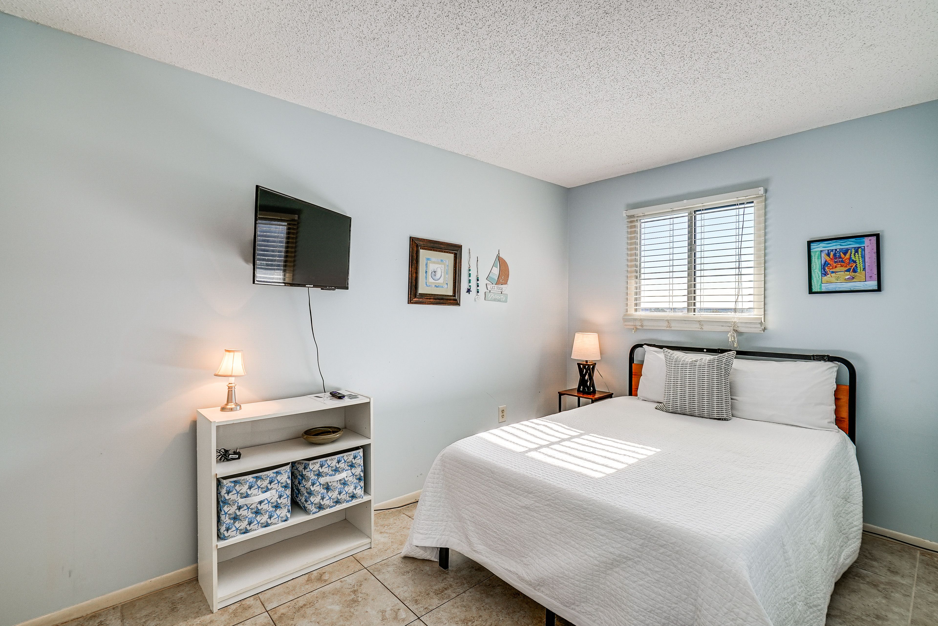 Bedroom 3 | Full Bed | Smart TV