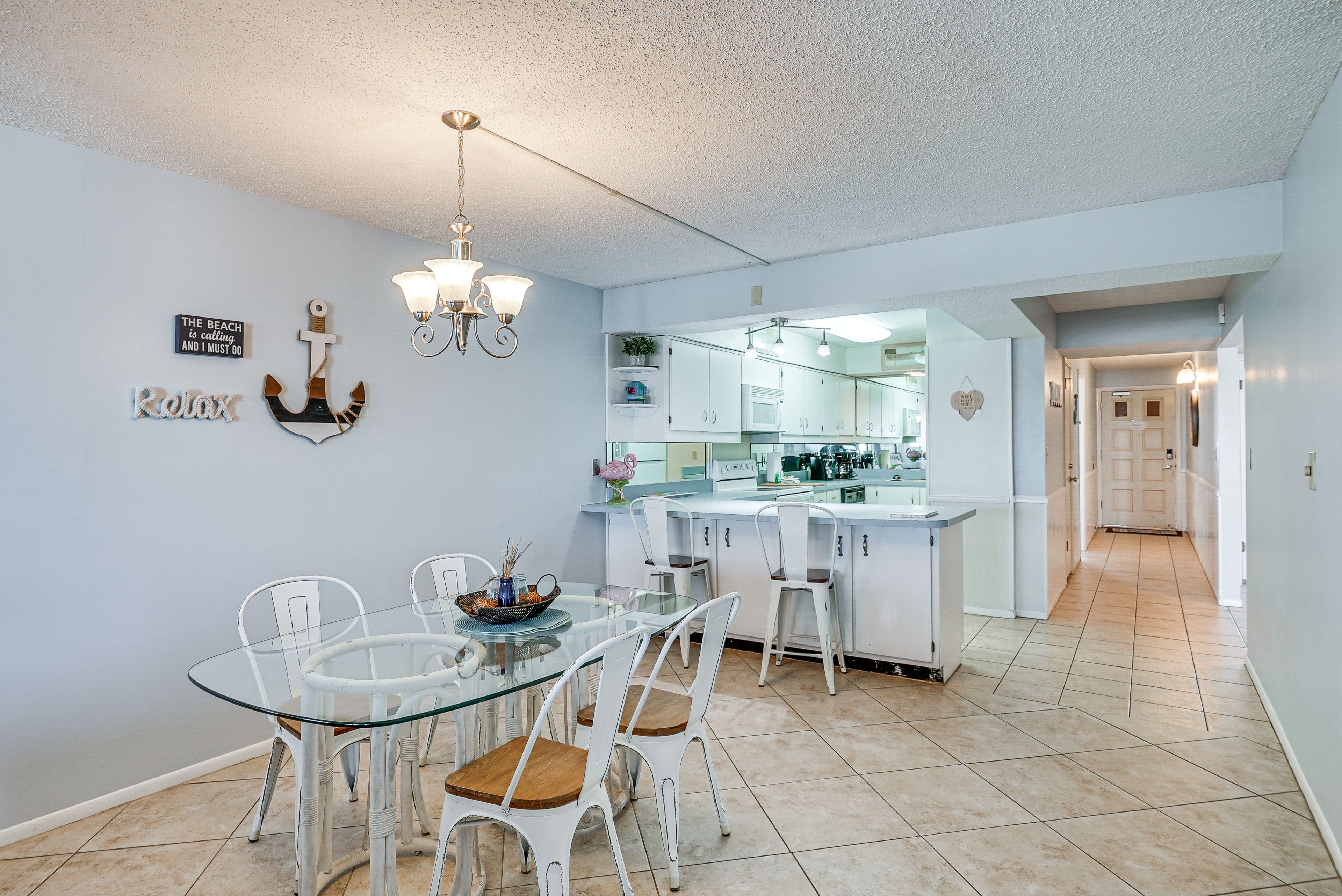 Dining Area | Dishware & Flatware