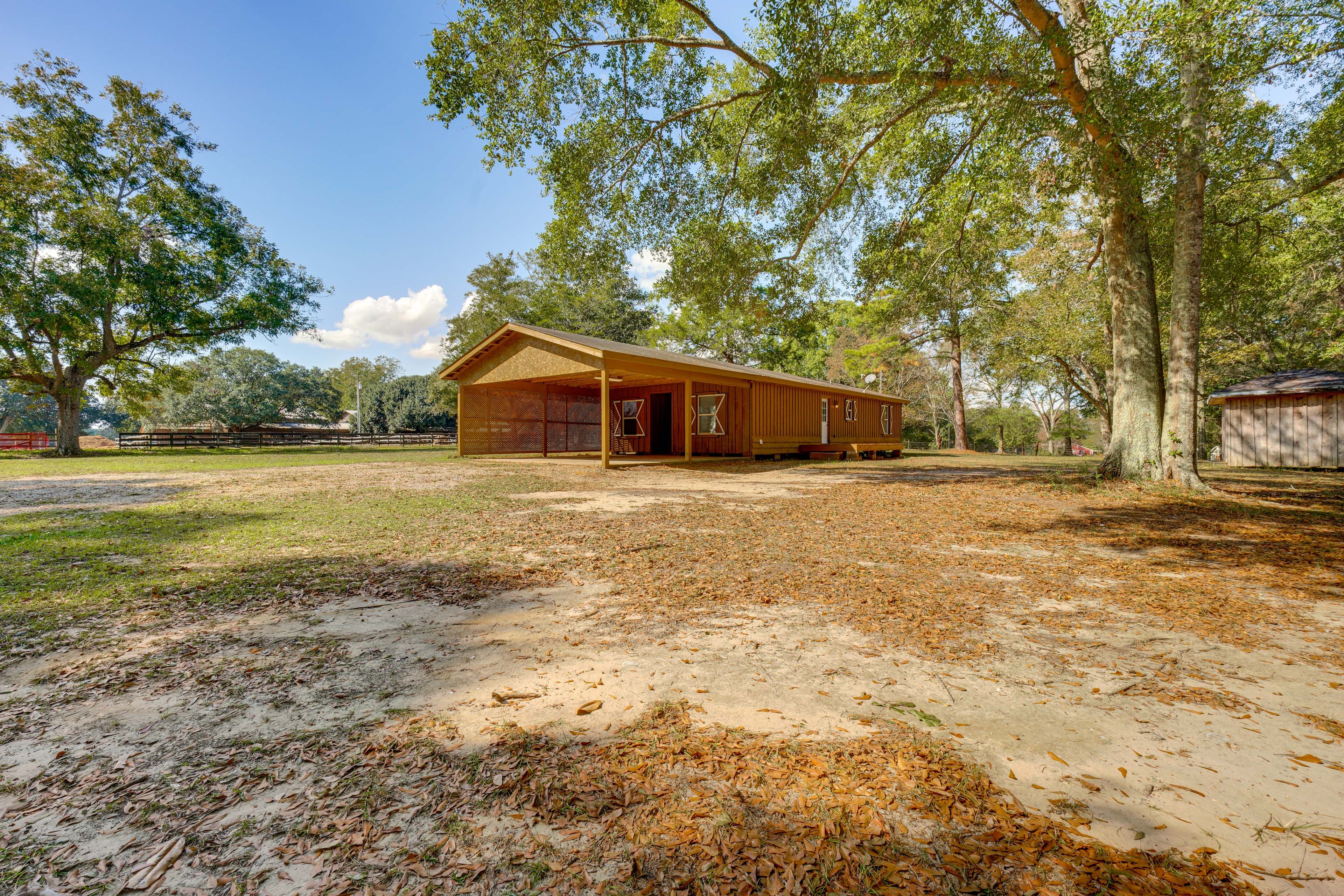 Parking | Driveway (6 Vehicles) | Truck/Trailer Parking
