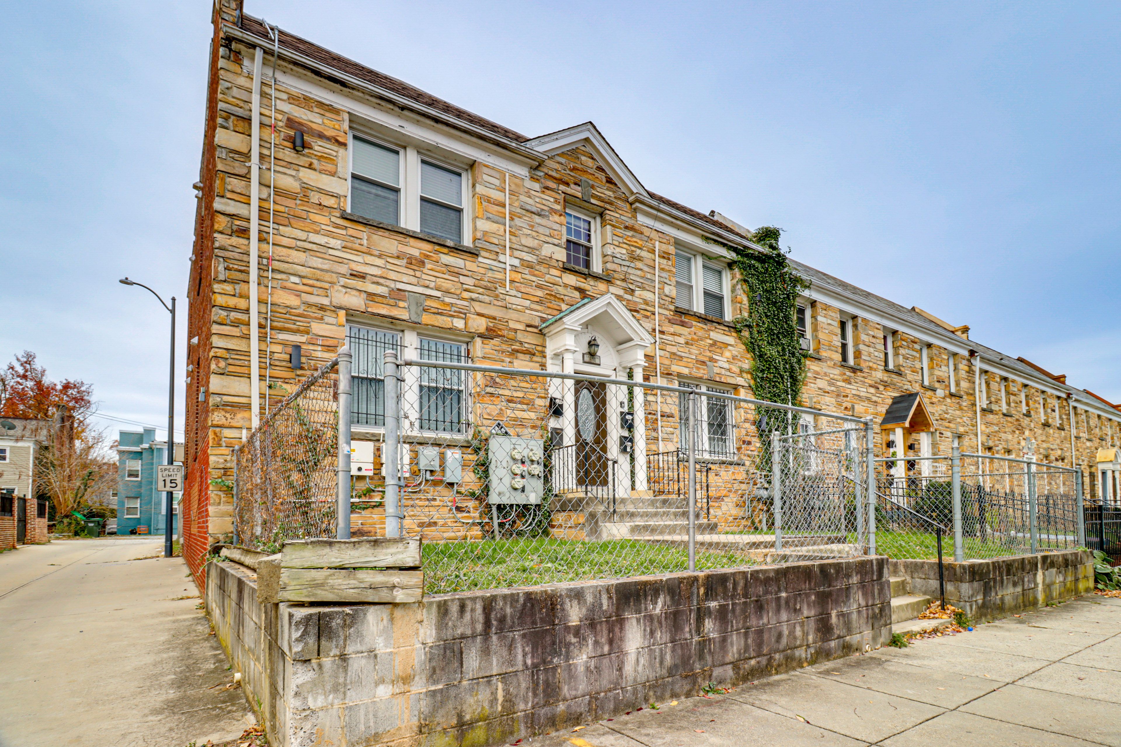 Apartment Exterior | Fenced Front Yard | Free Street Parking