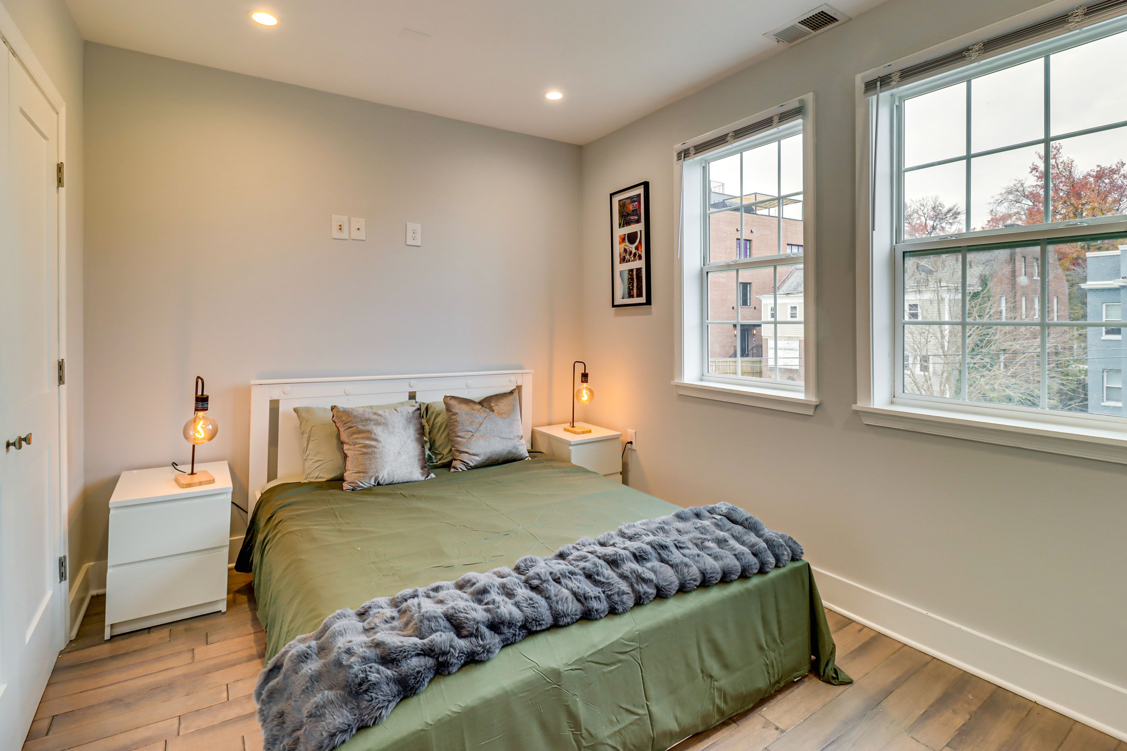 Bedroom 2 | Queen Bed
