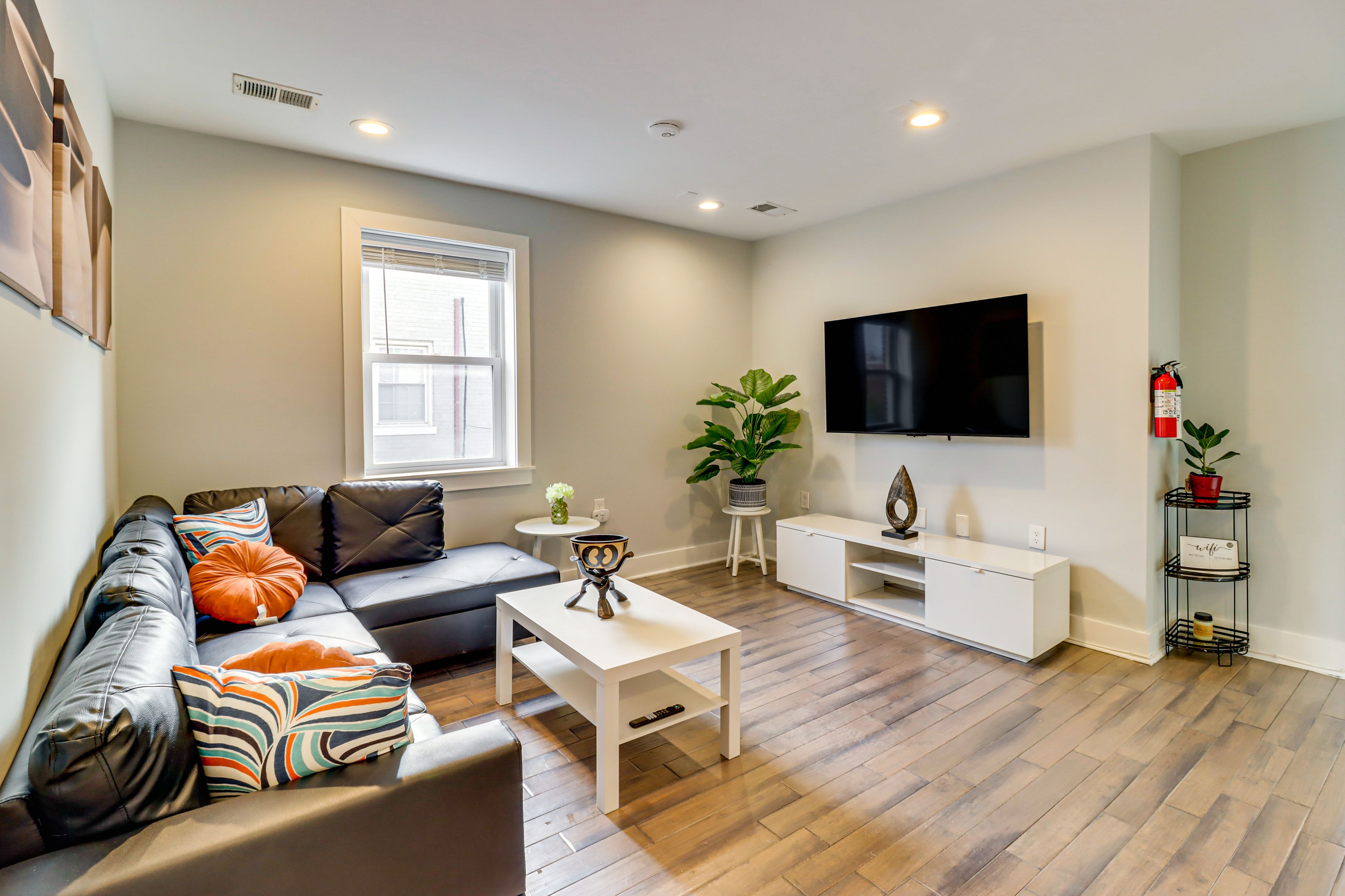 Living Room | Queen Sleeper Sofa | Smart TV