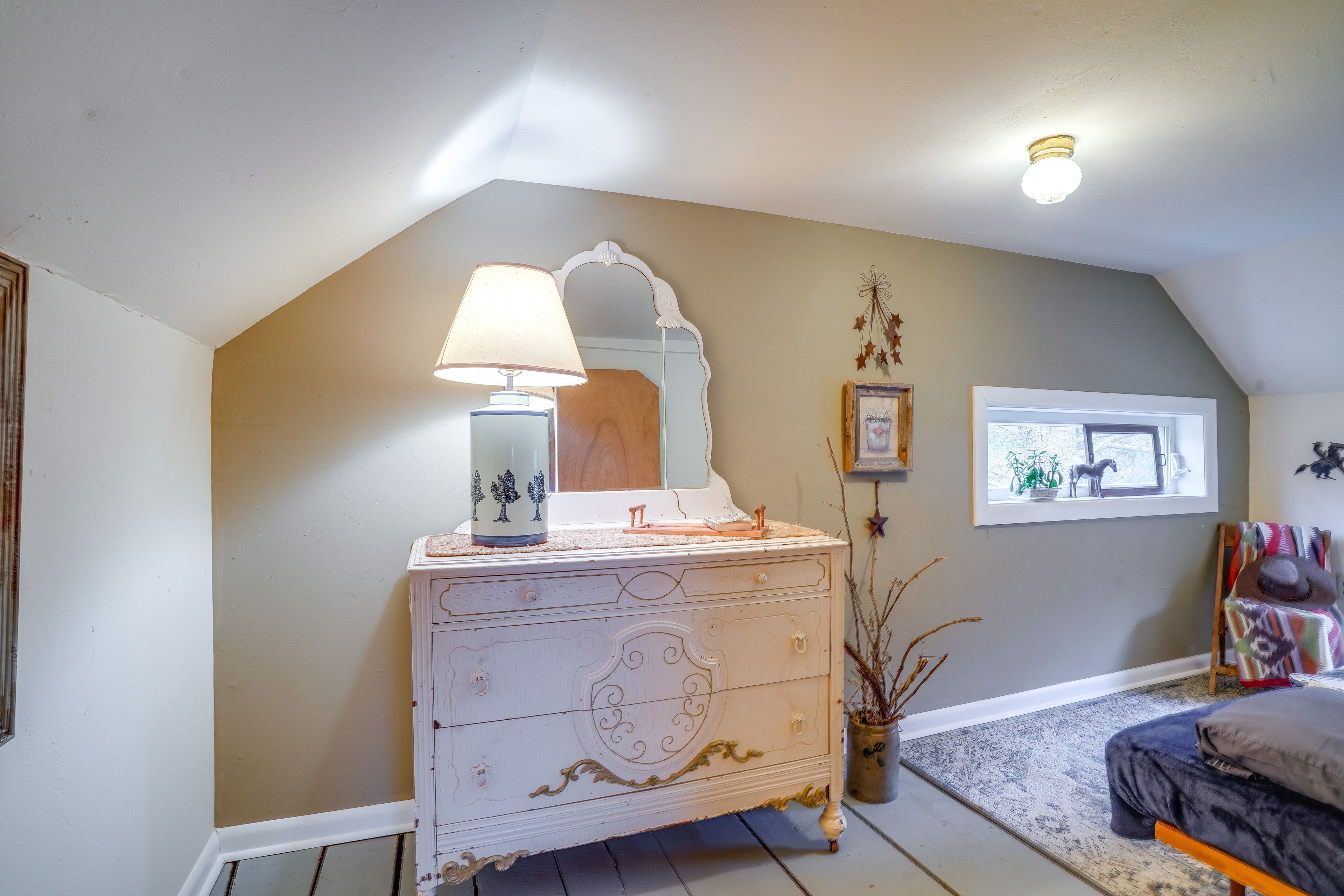 Bedroom 2 | 2nd Floor | Twin Bed