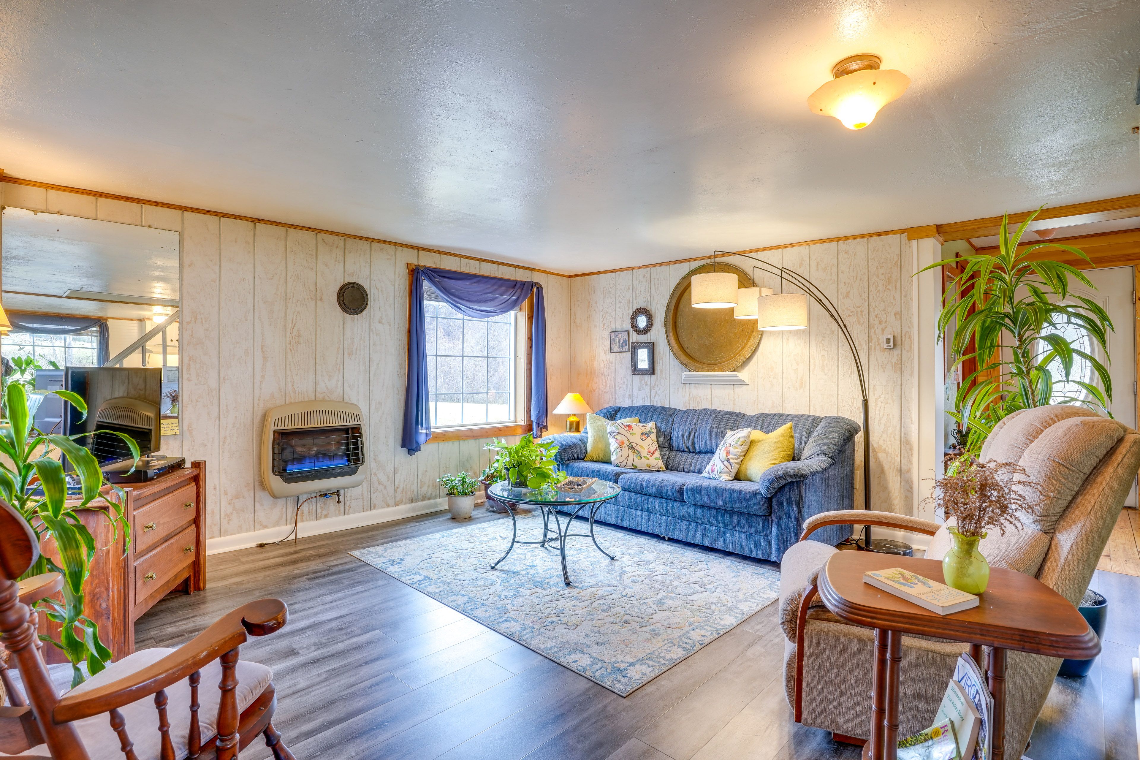 Stanardsville Vacation Rental | 2BR | 1BA | 896 Sq Ft | Stairs Required