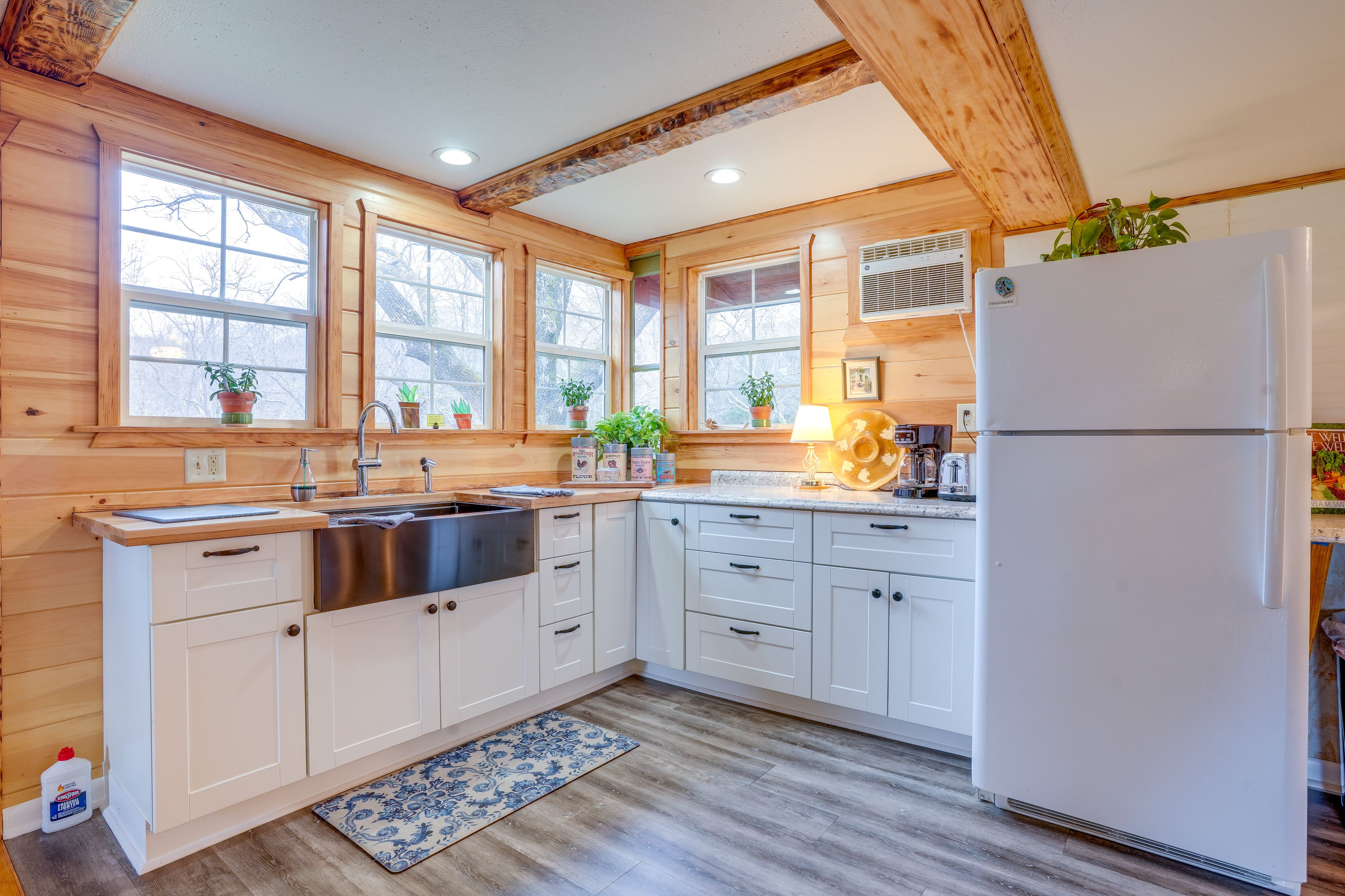 Kitchen | 1st Floor | Cooking Basics | Drip Coffee Maker | Toaster | Free WiFi
