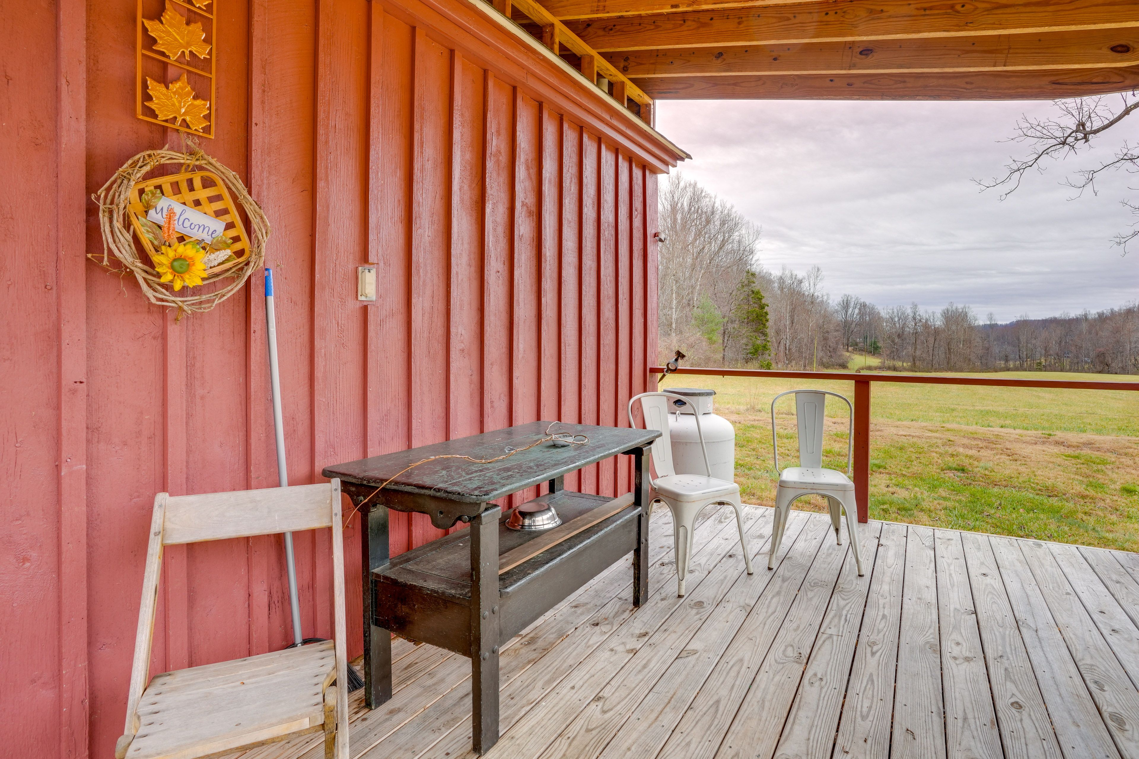 Covered Deck | Outdoor Seating