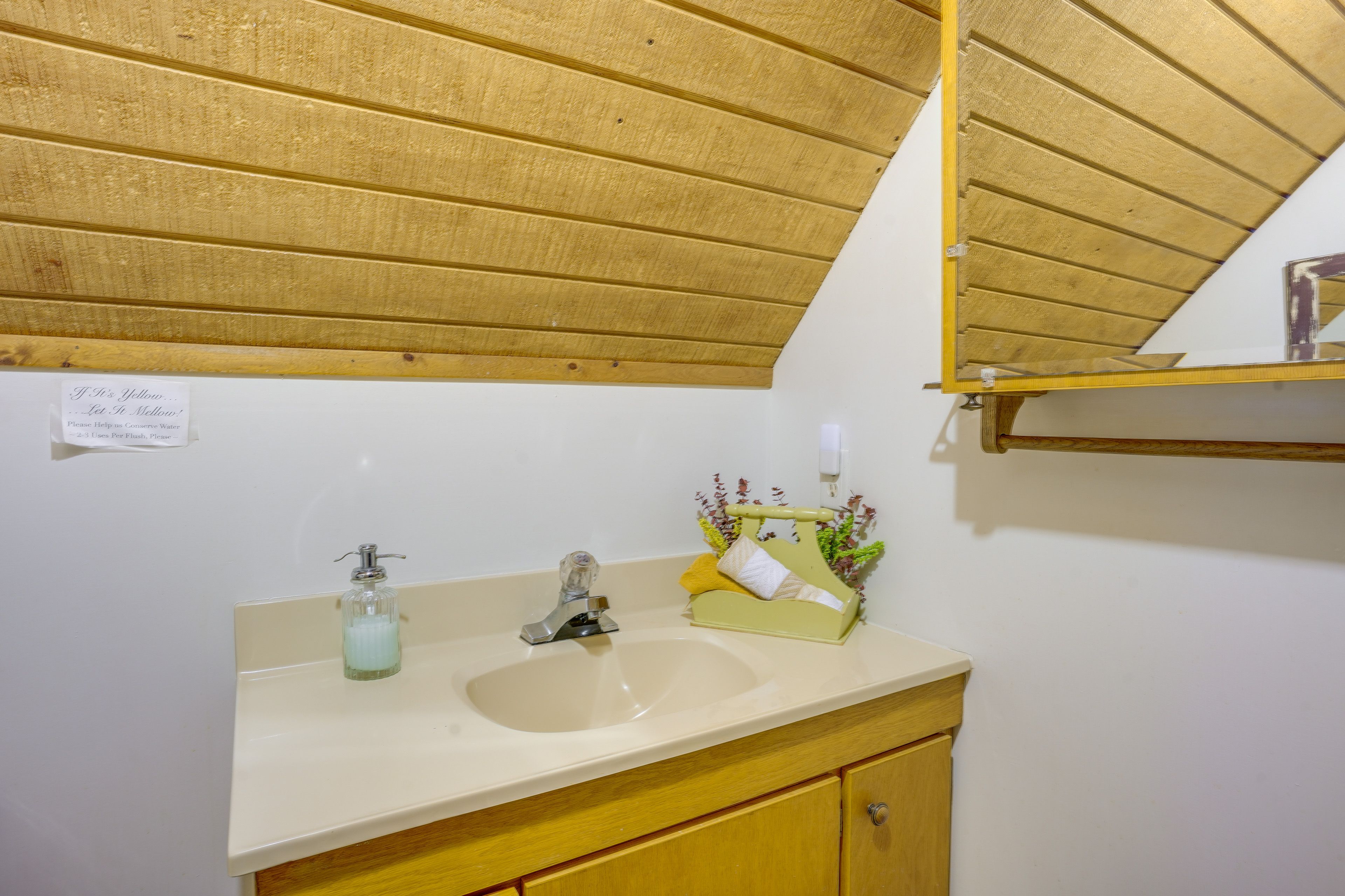 Half Bathroom | 2nd Floor