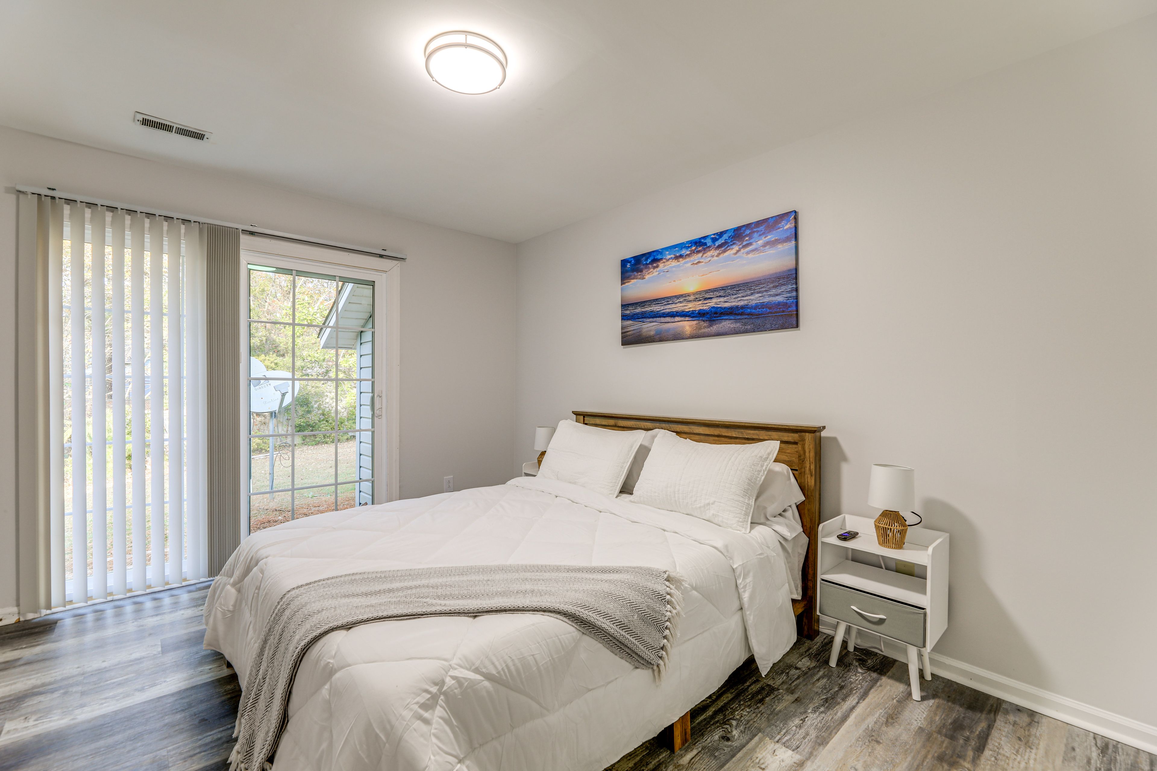 Bedroom 1 | Queen Bed | Smart TV | Linens Provided