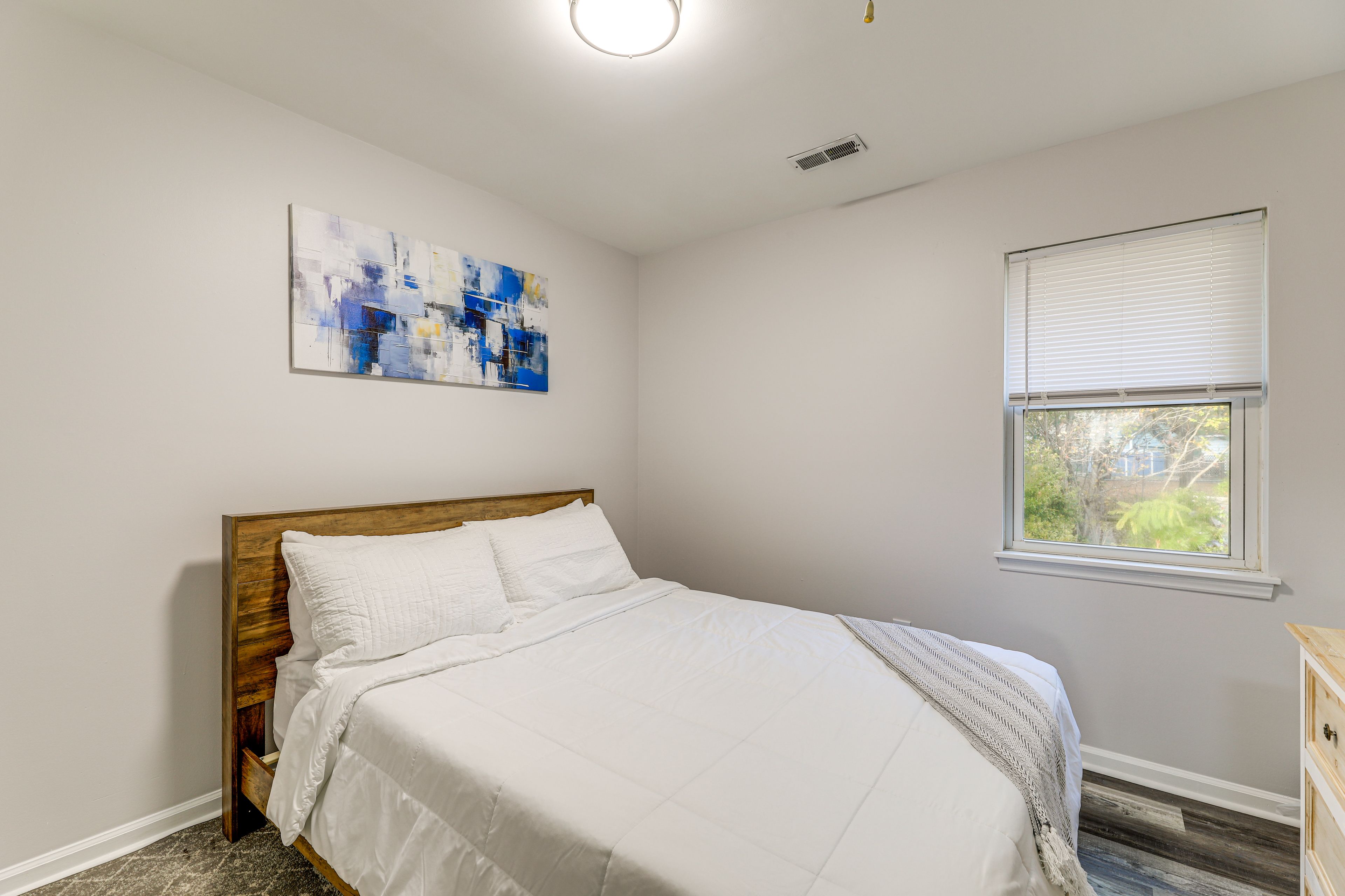 Bedroom 2 | Queen Bed | Smart TV