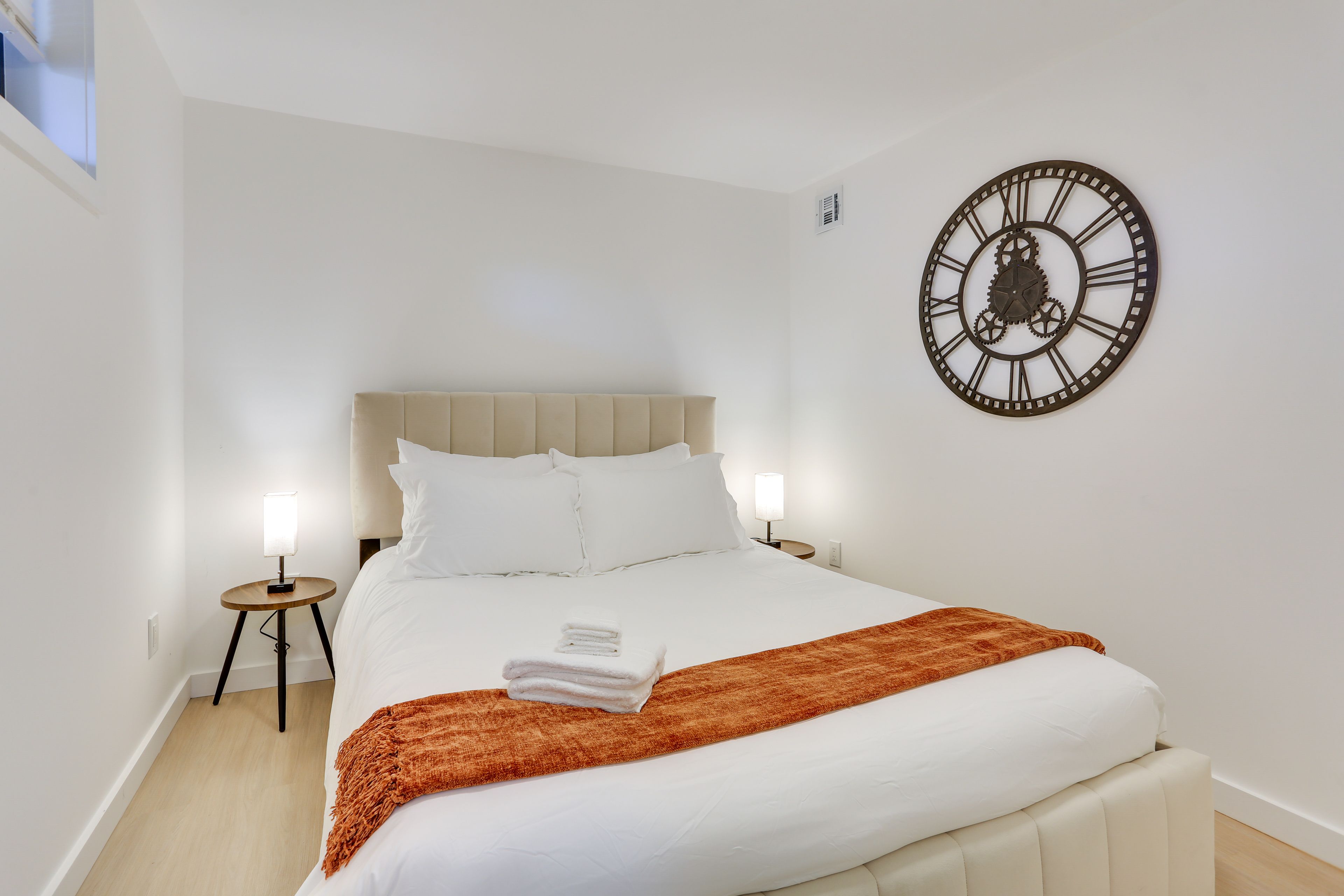 Bedroom 4 | Basement | Queen Bed