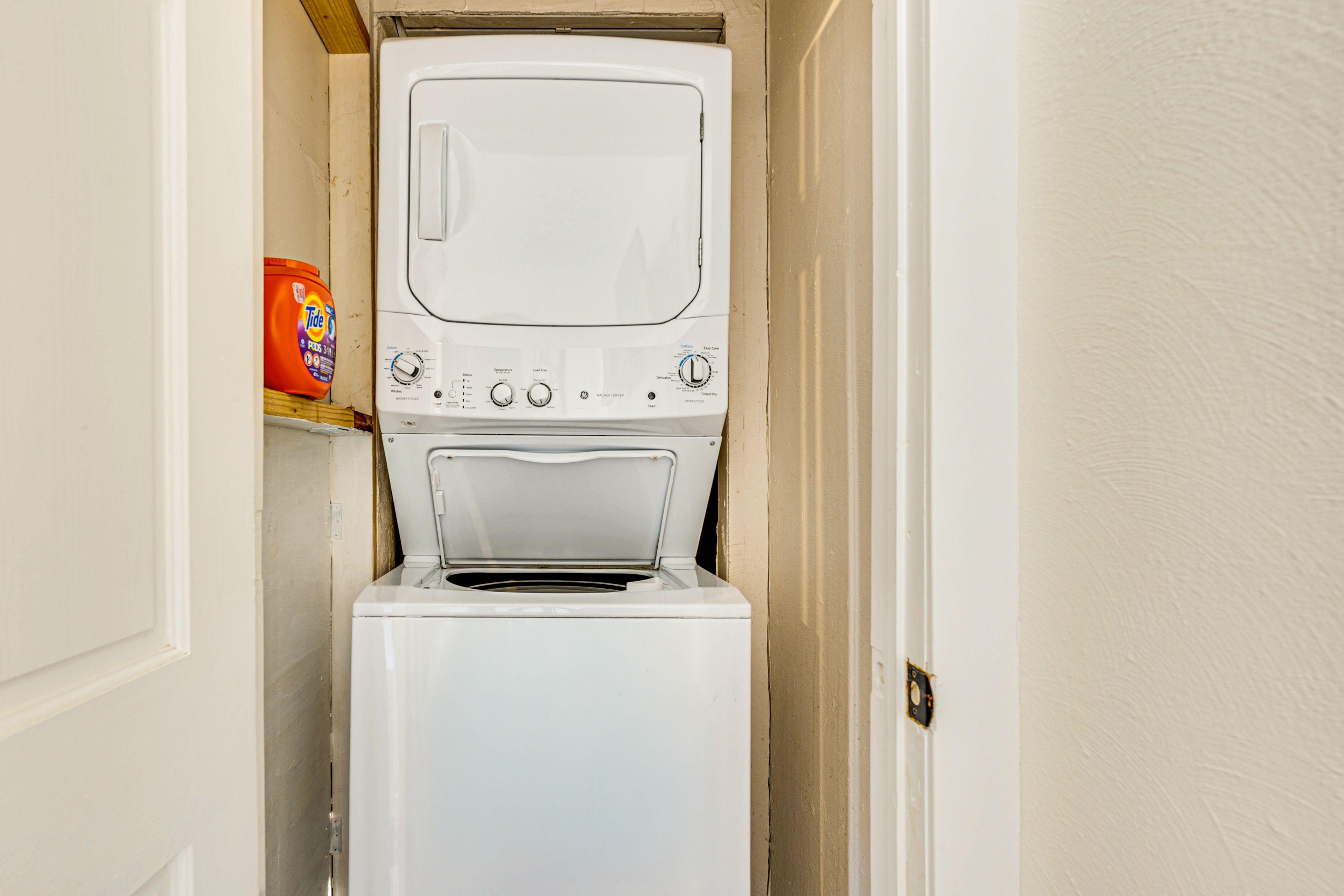 Laundry Area | Washer/Dryer | Hangers | Trash Bags/Paper Towels