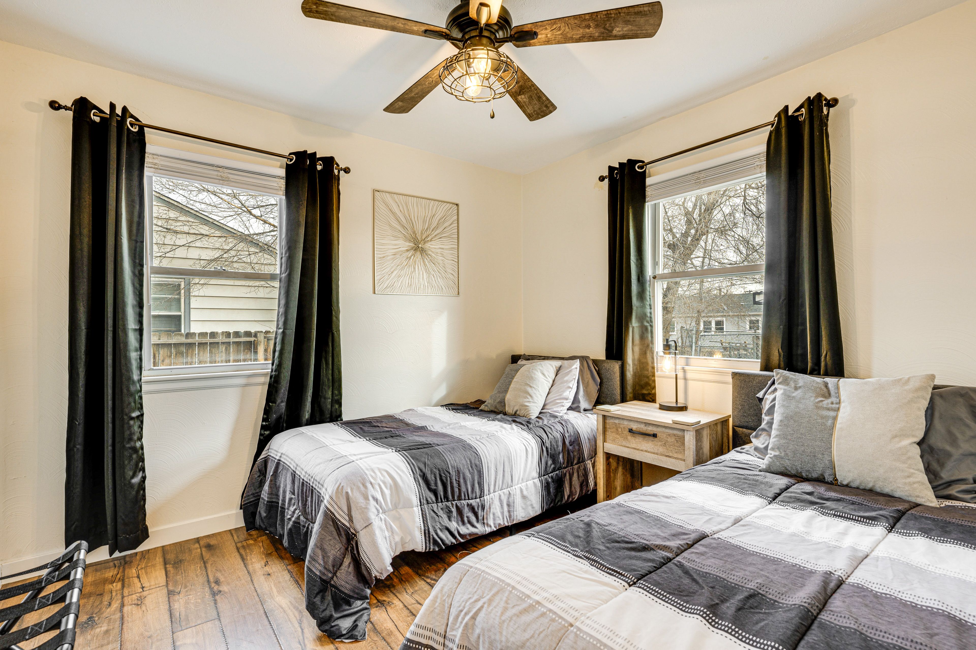 Bedroom 2 | 2 Twin Beds