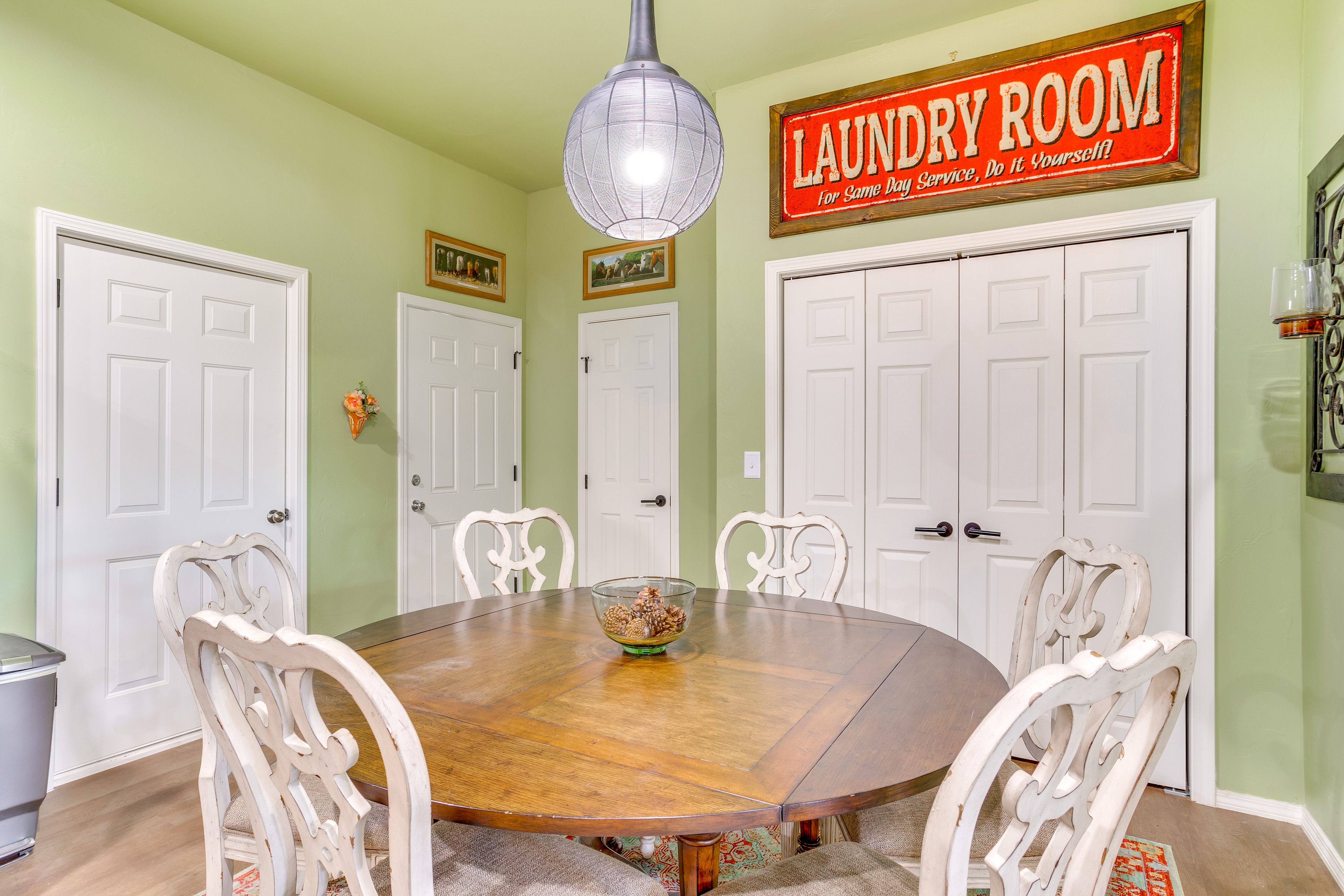 Dining Room | Dining Table