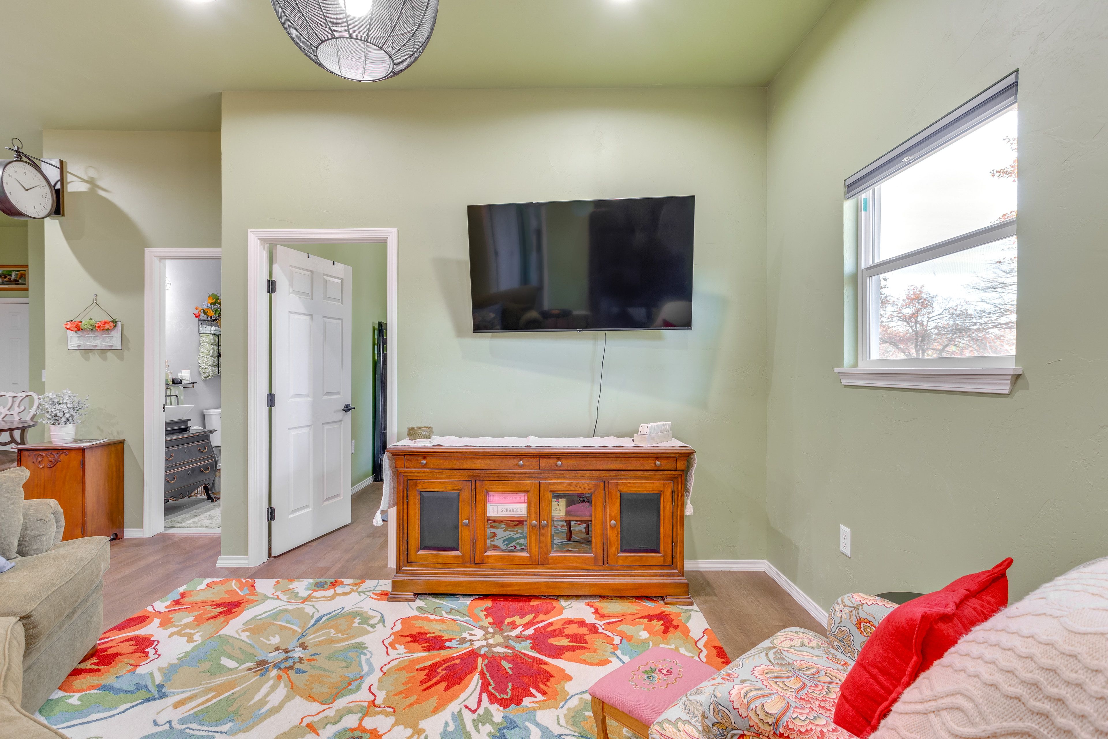 Living Room | Central A/C & Heating