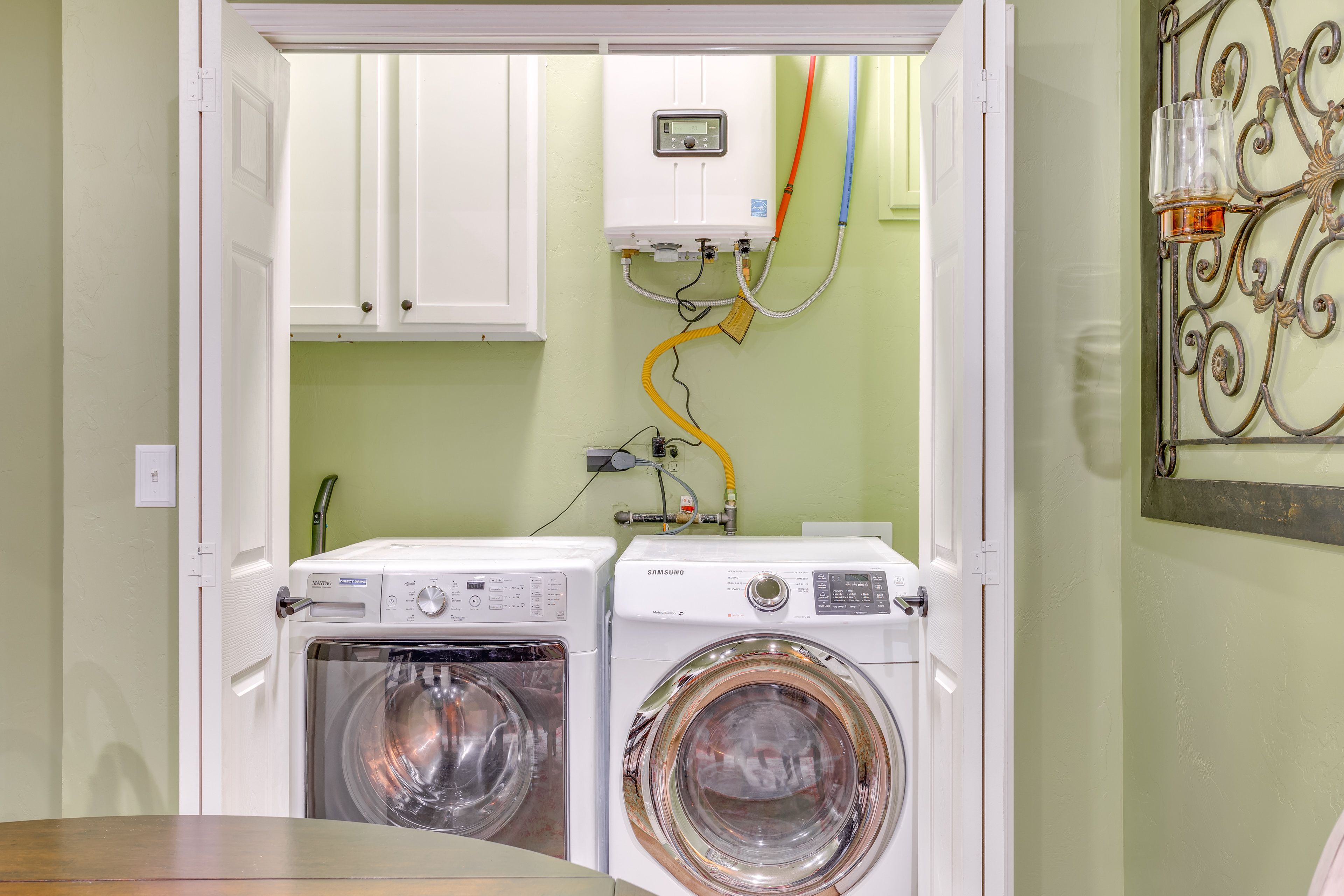 Laundry Room | Washer & Dryer