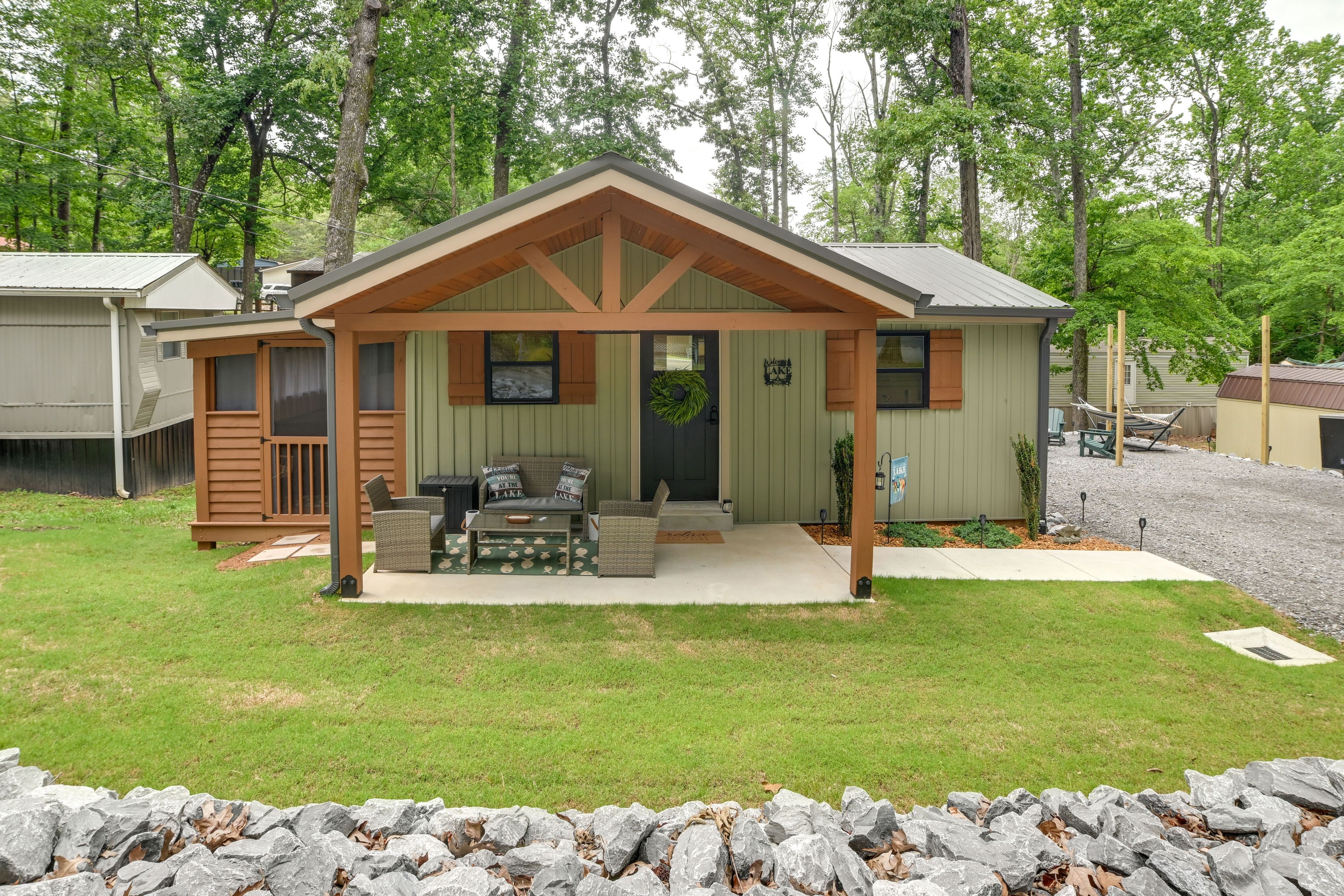 Exterior | Gravel Driveway (2 Vehicles)