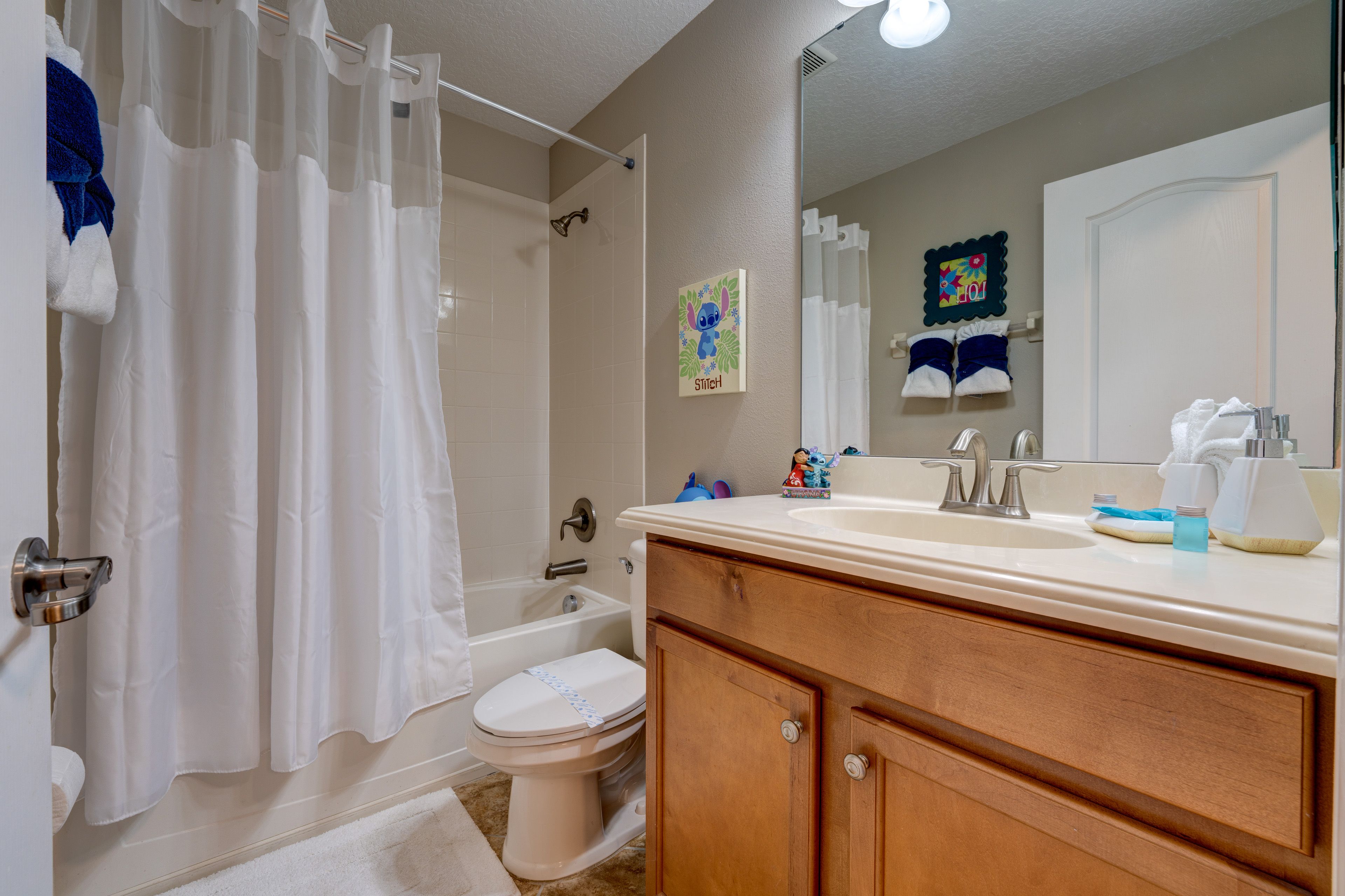 Full Bathroom | 2nd Floor