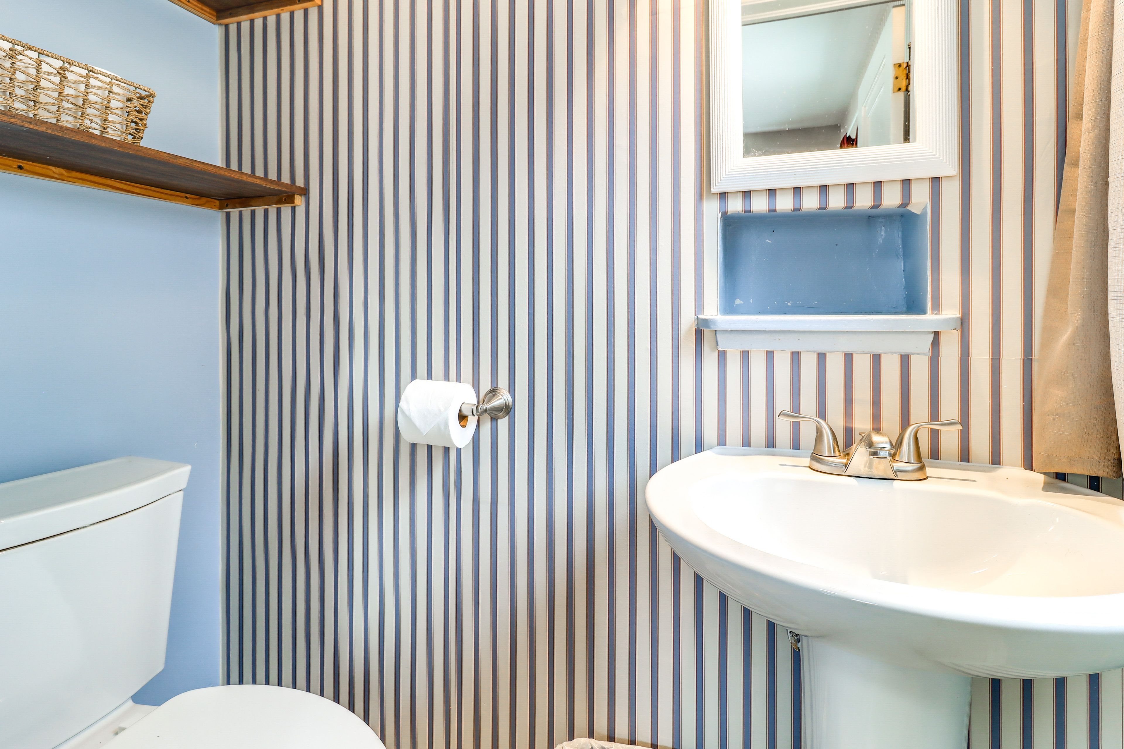 Half Bathroom | Main Level