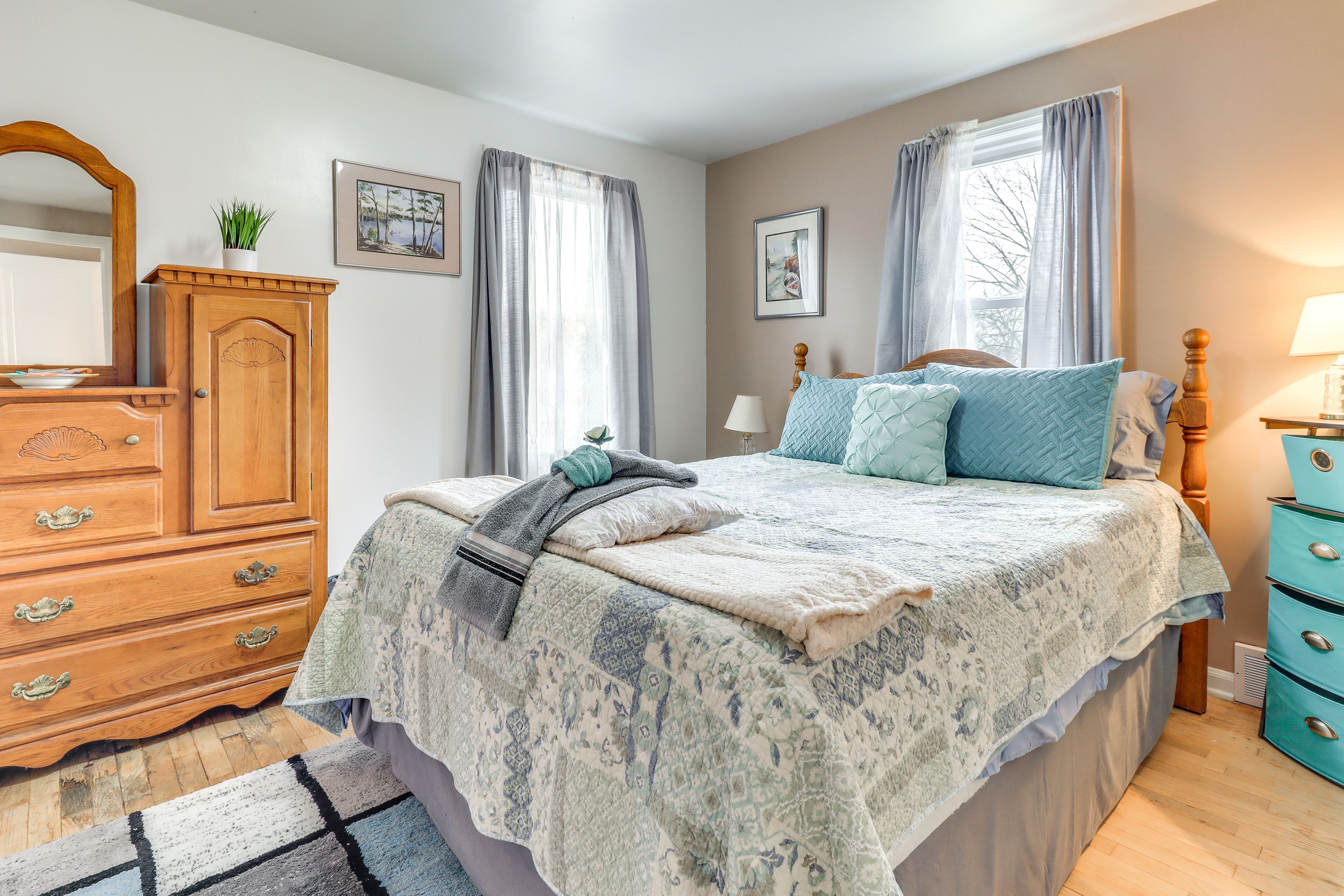 Bedroom 1 | Queen Bed | Linens Provided | Upper Level