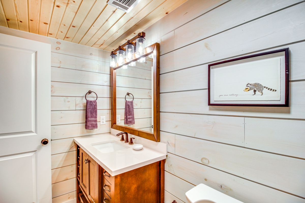 Full bathroom