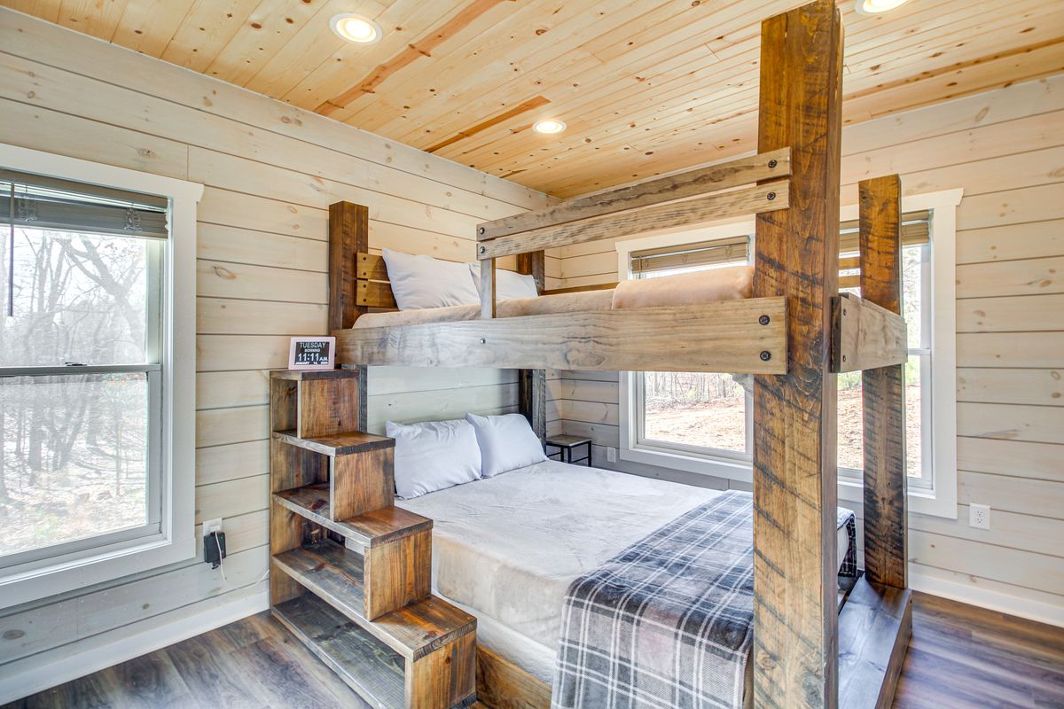 Bedroom 3 bunk beds